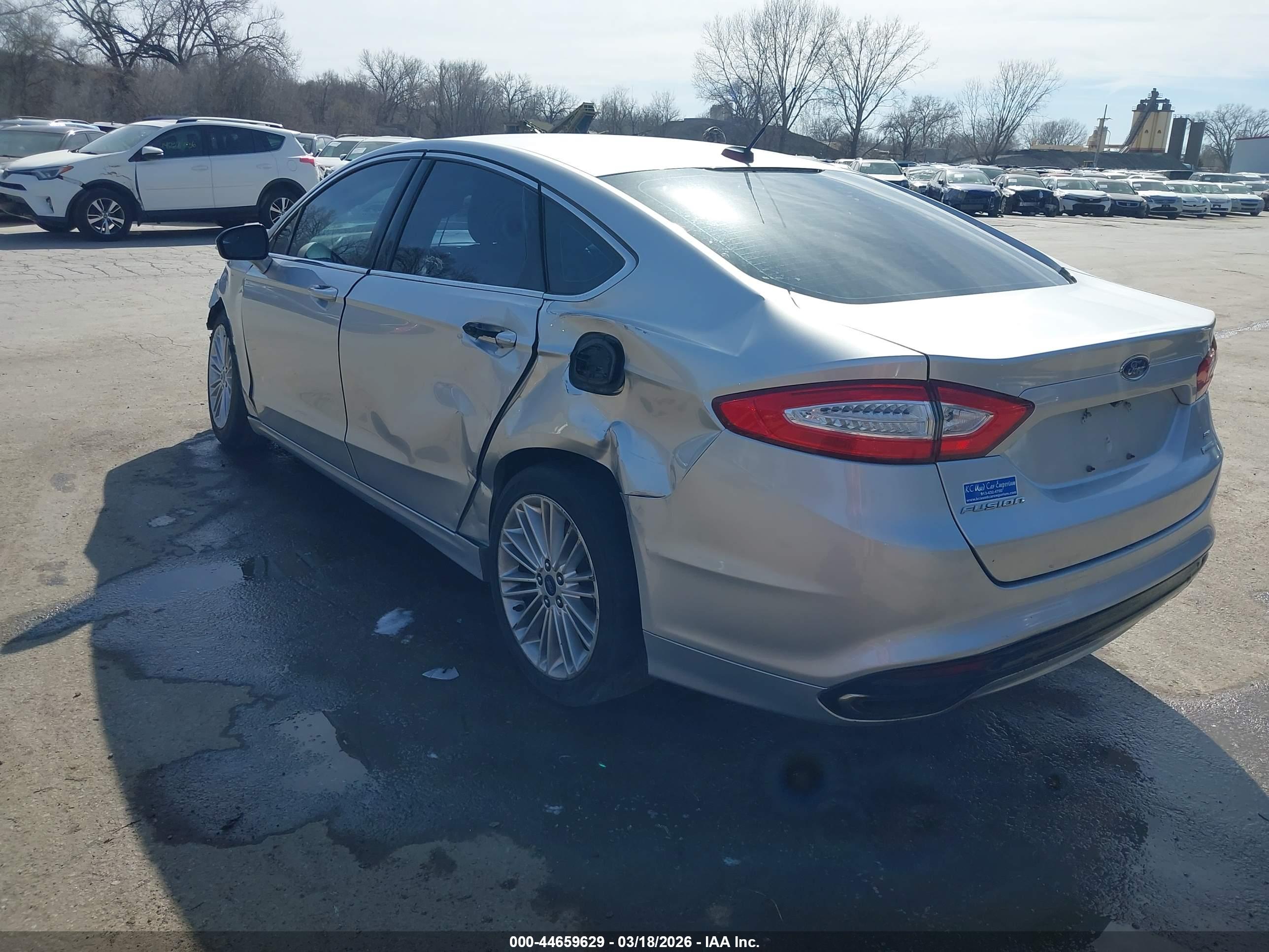 FORD FUSION image 3