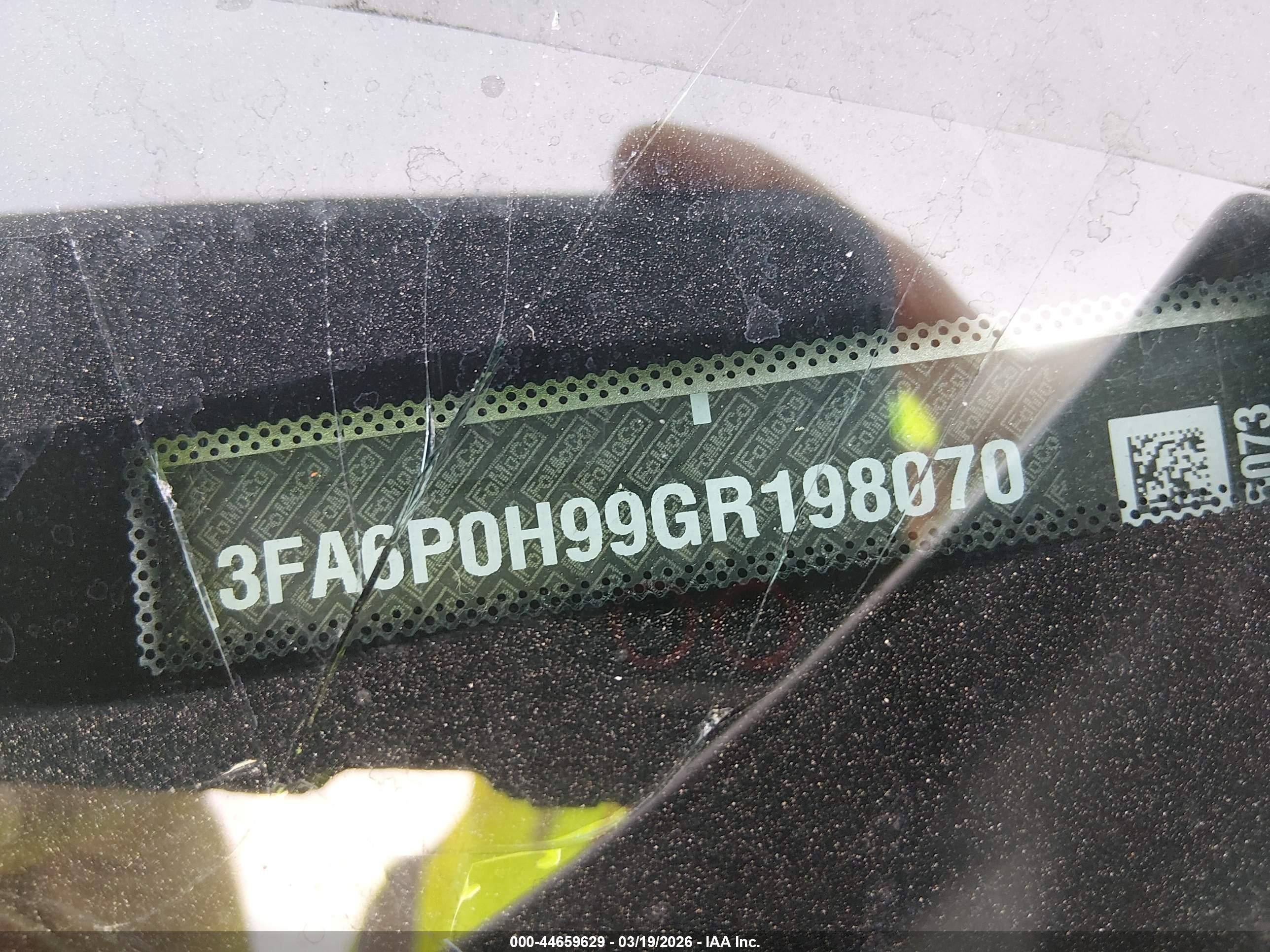 FORD FUSION image 9