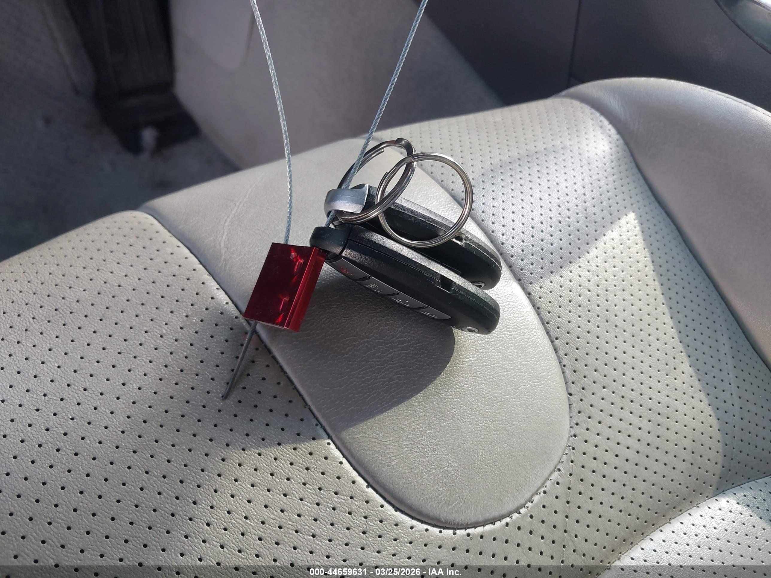 INFINITI Q40 image 11
