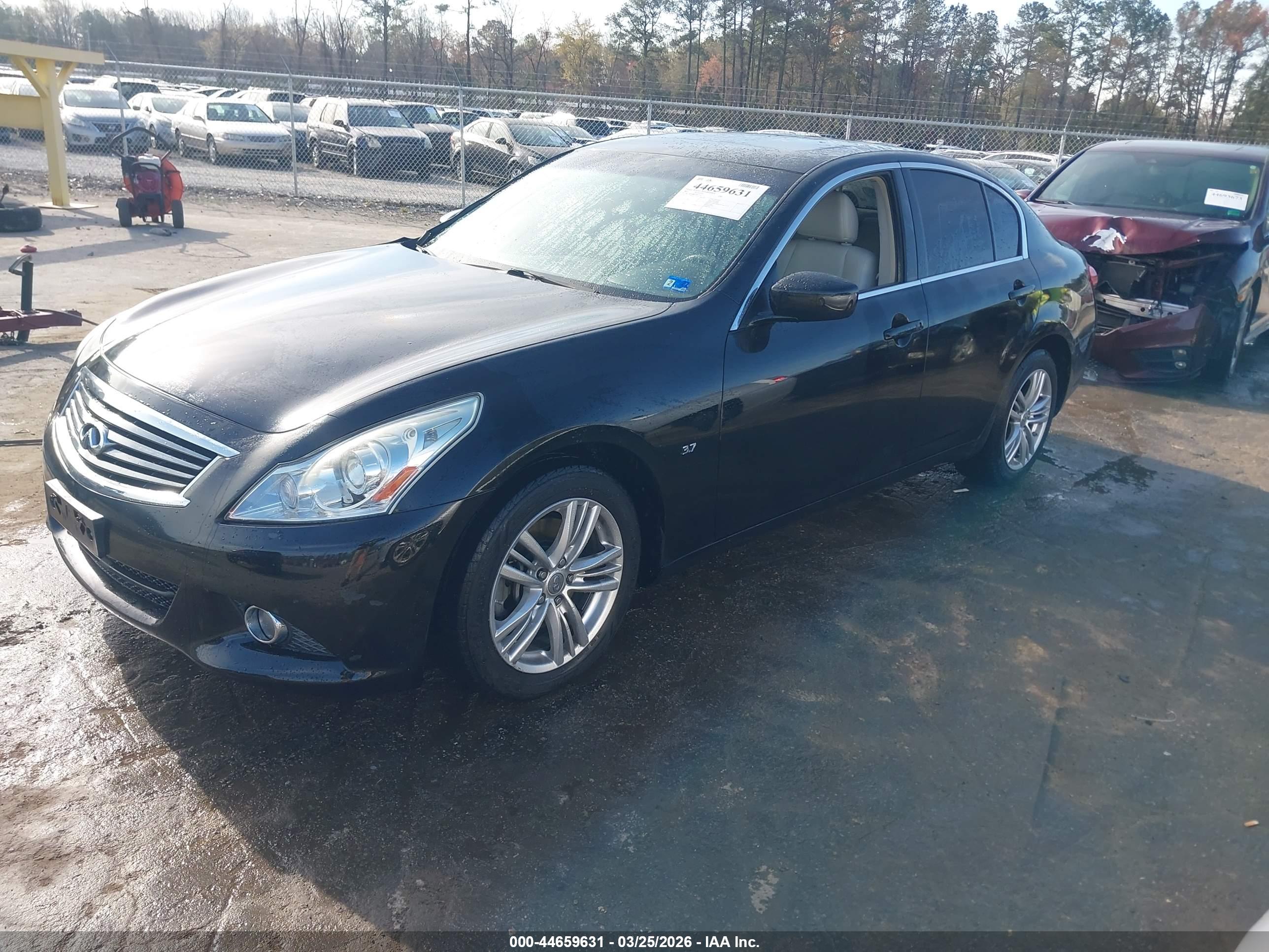 INFINITI Q40 image 2