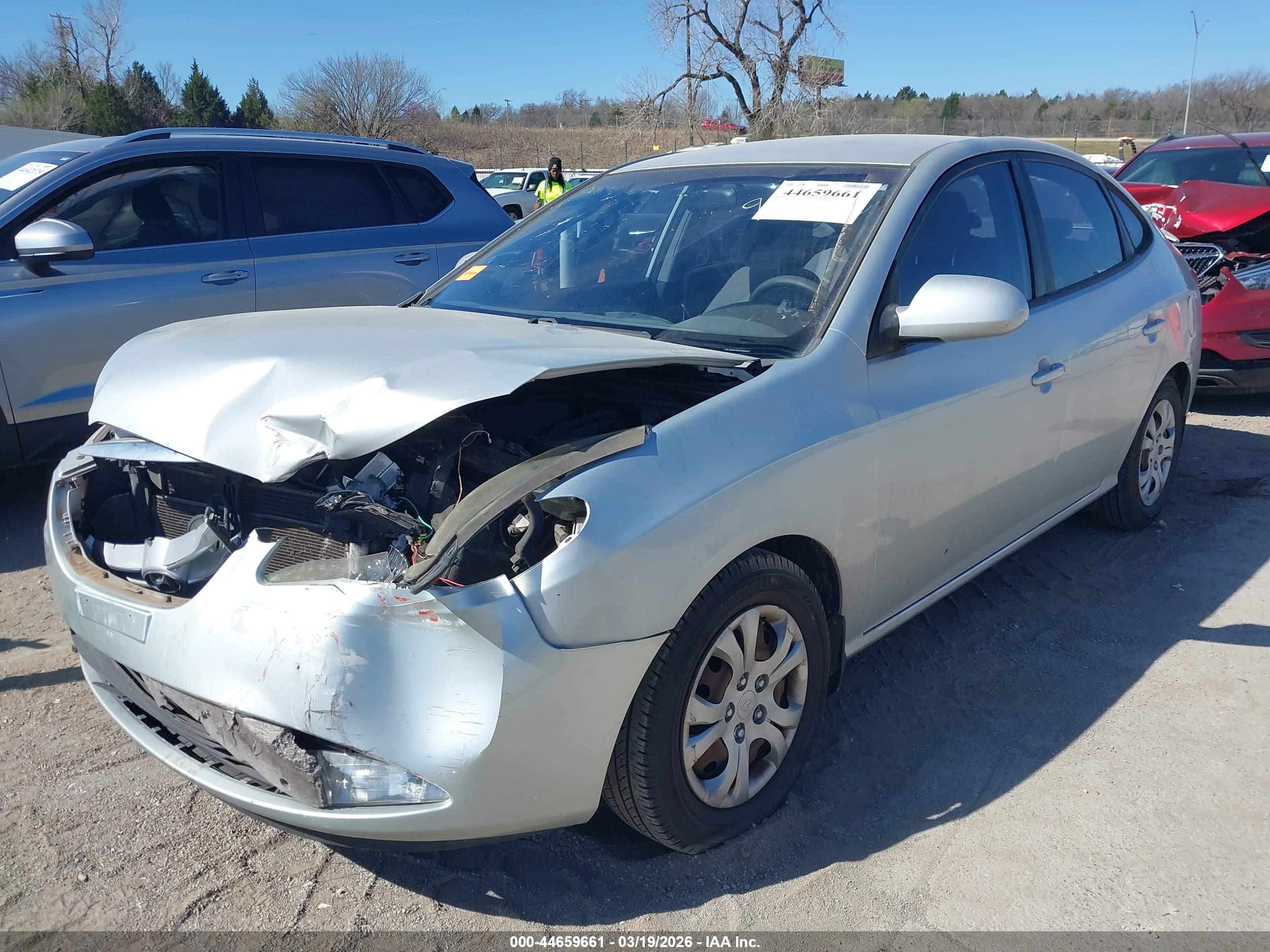 HYUNDAI ELANTRA image 2