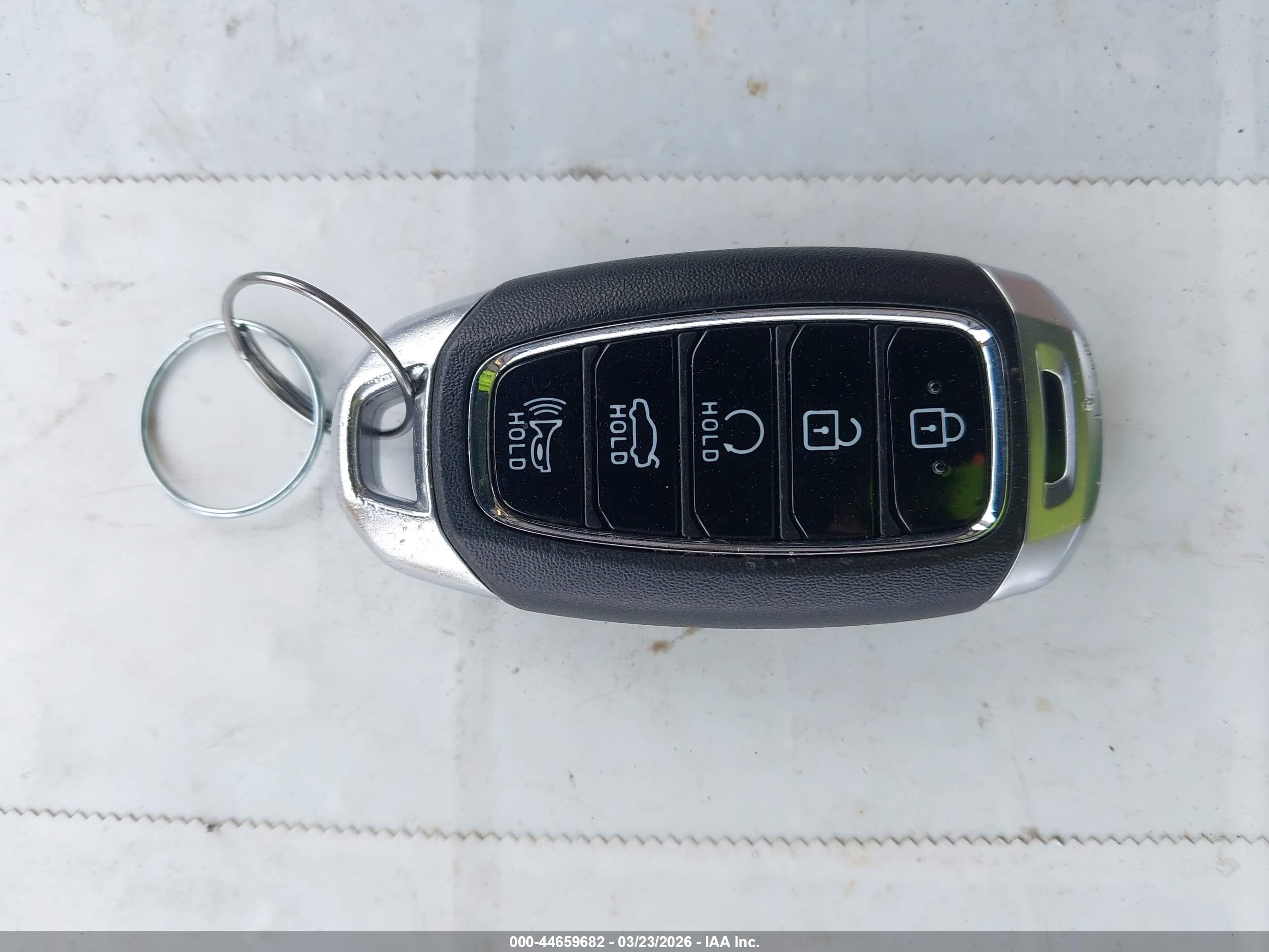 HYUNDAI ELANTRA image 11