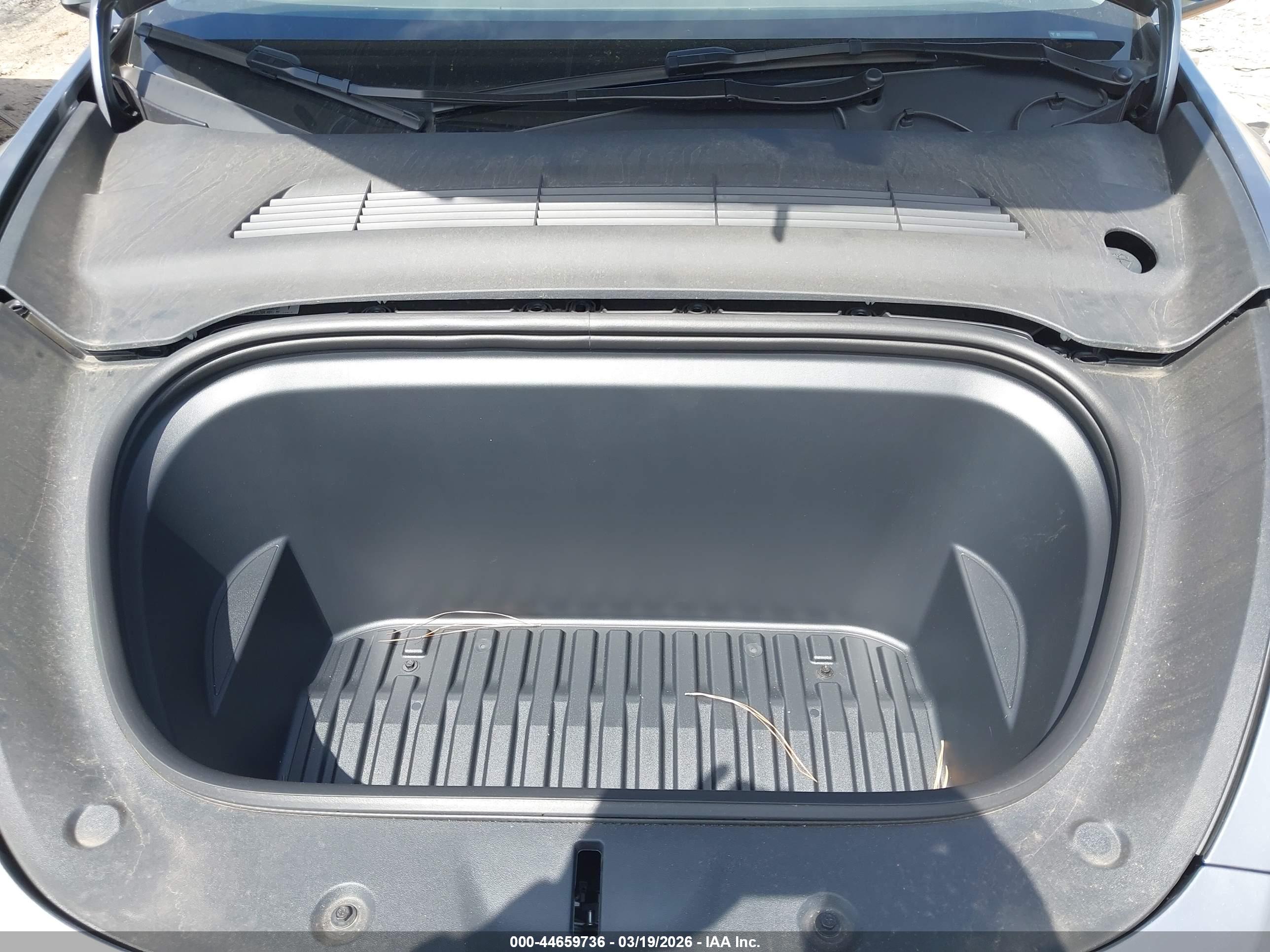 TESLA MODEL image 10