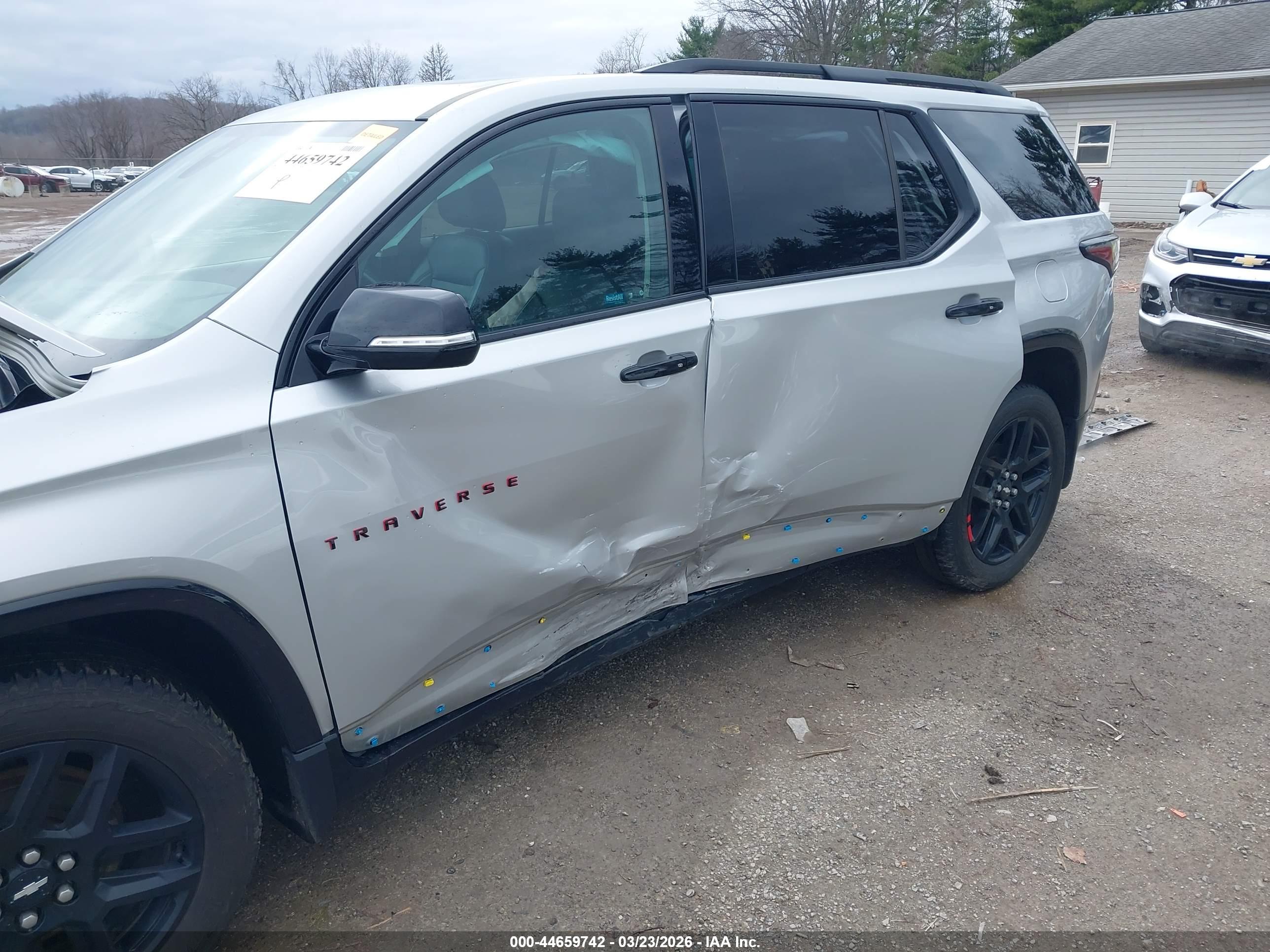 CHEVROLET TRAVERSE image 6