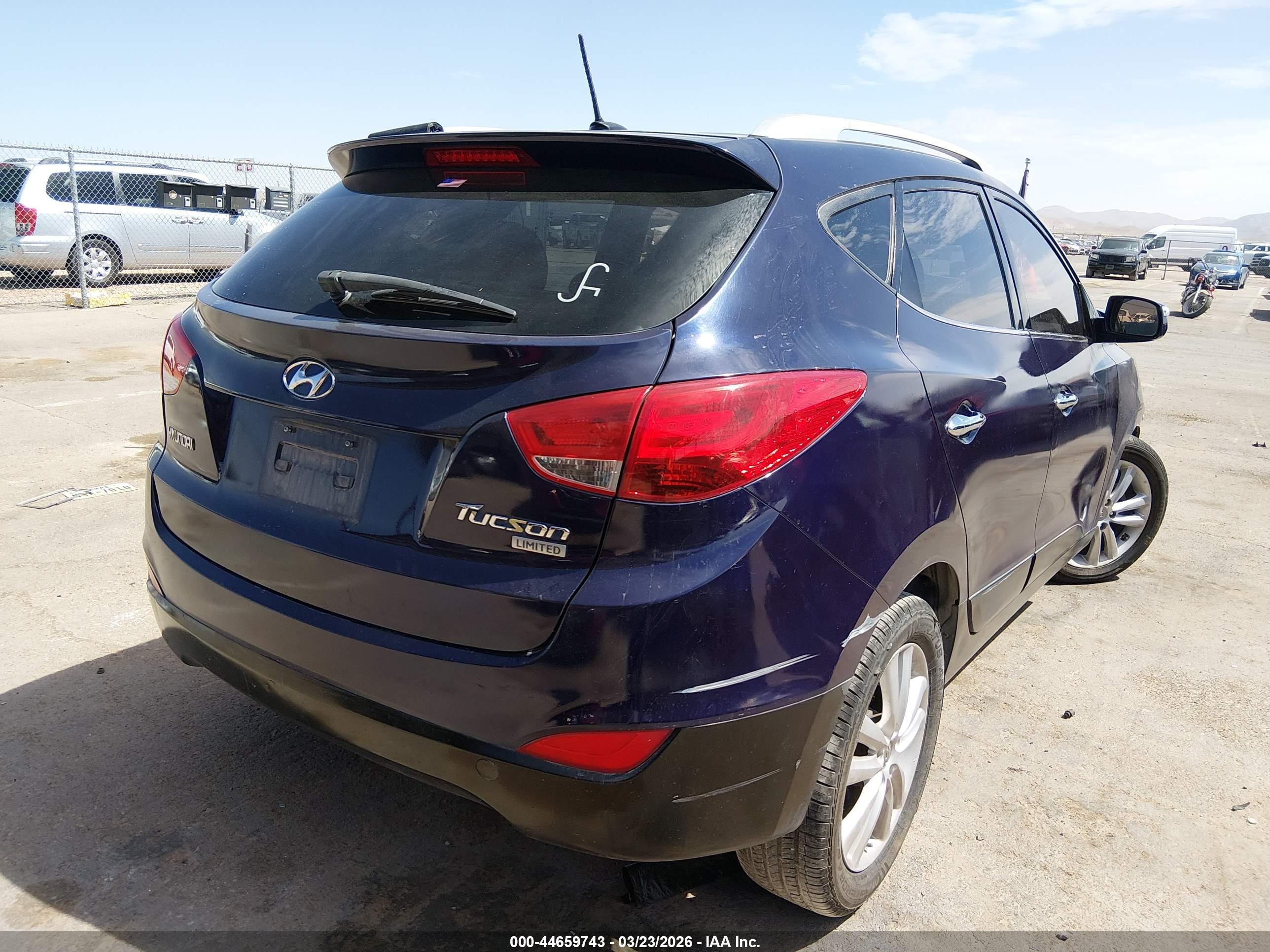 HYUNDAI TUCSON image 4