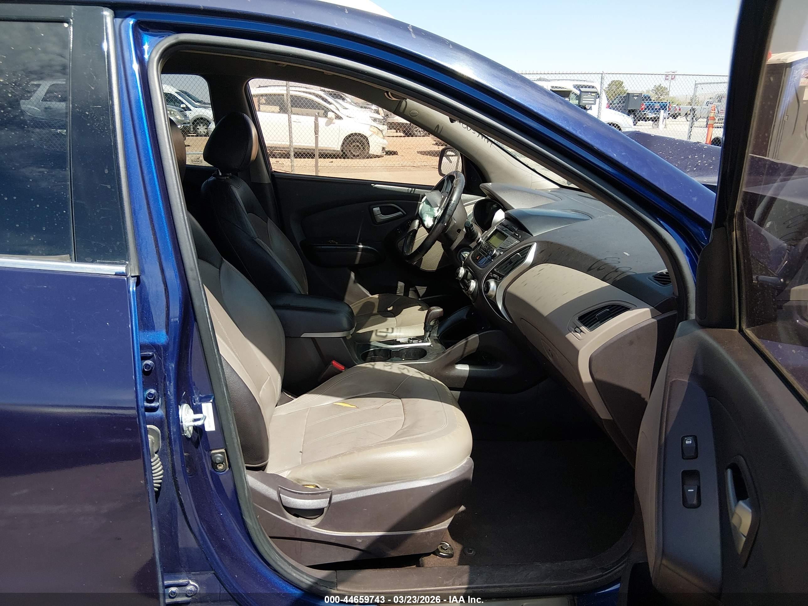 HYUNDAI TUCSON image 5