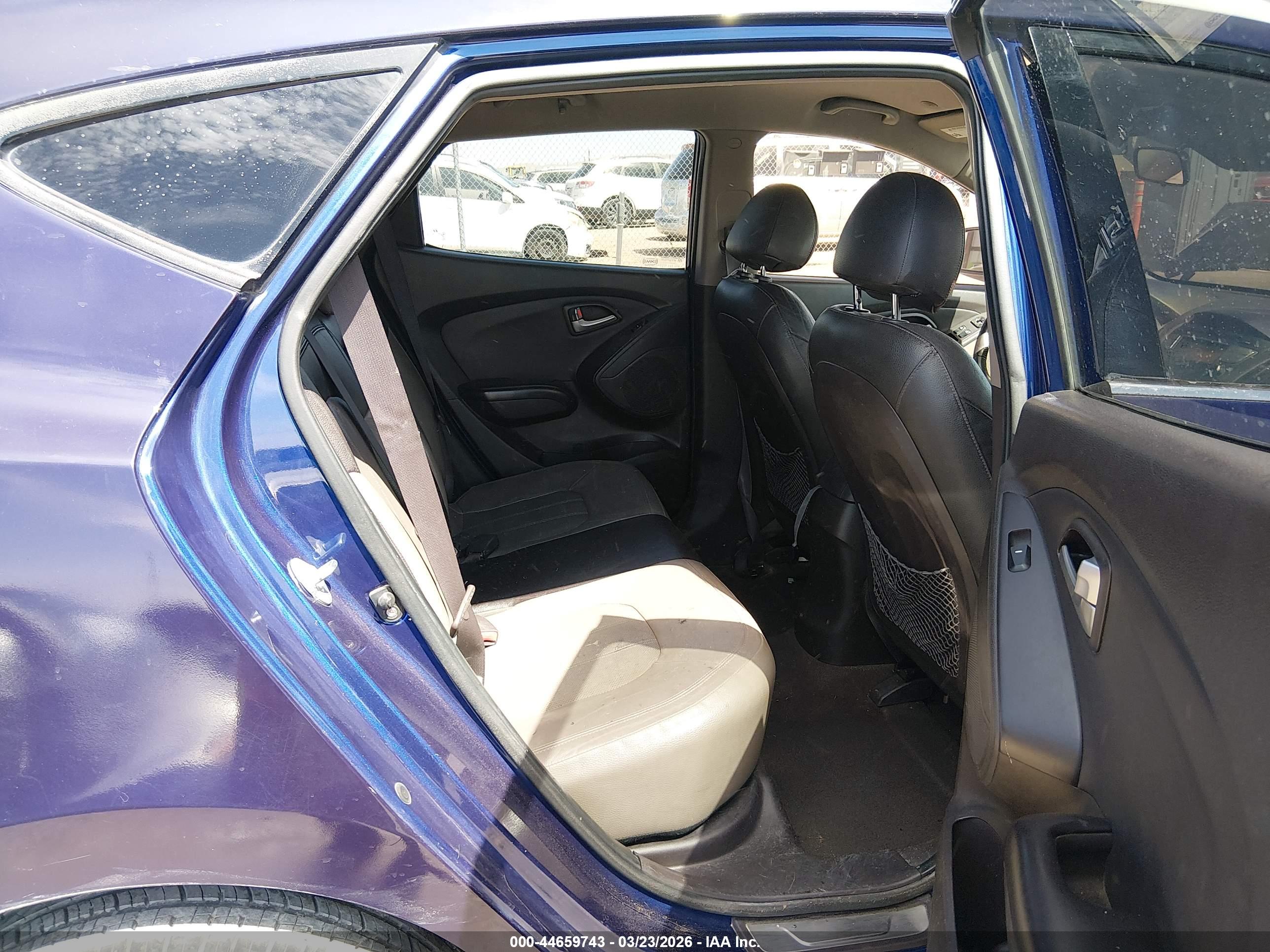 HYUNDAI TUCSON image 8