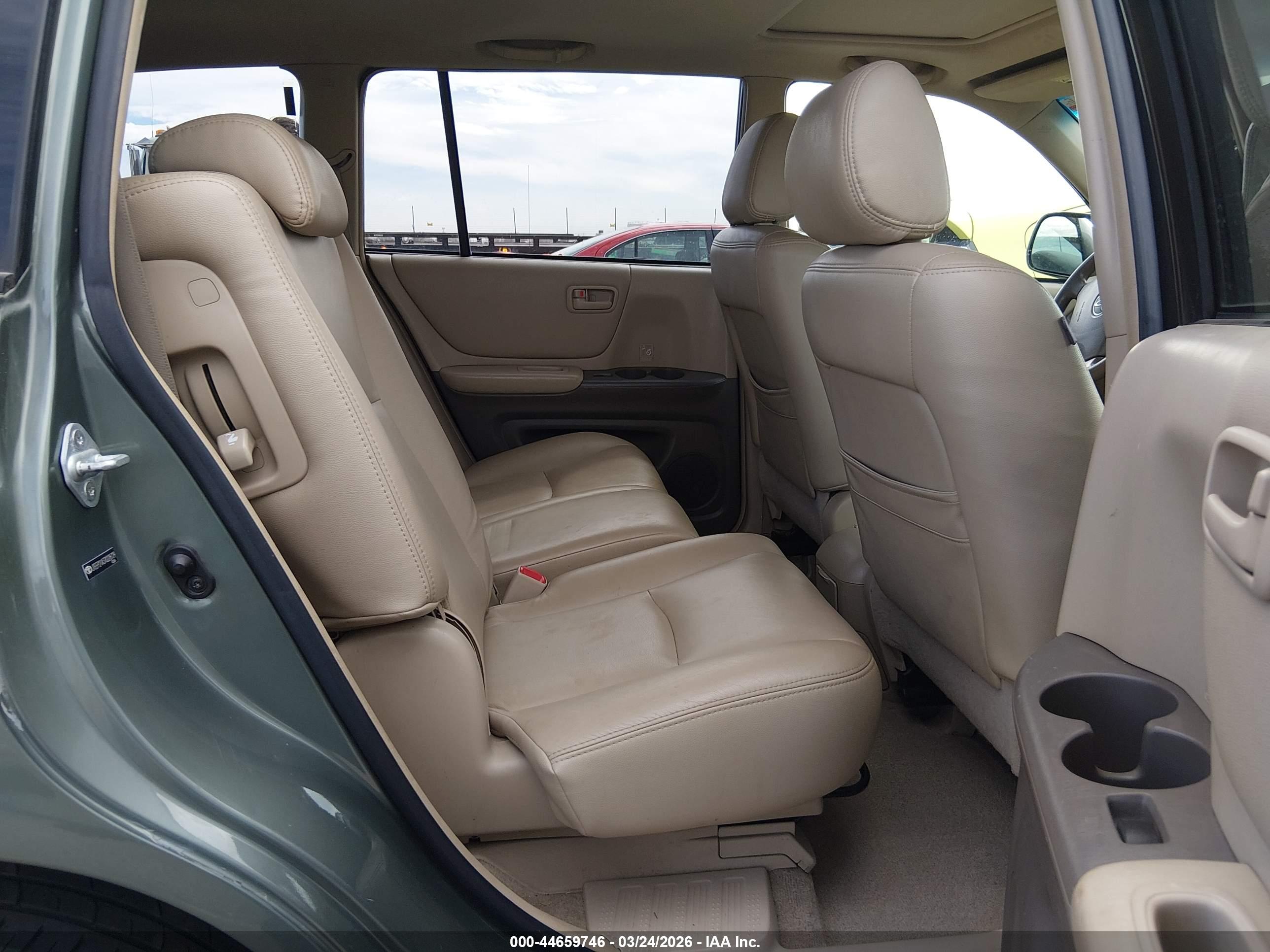 TOYOTA HIGHLANDER image 8