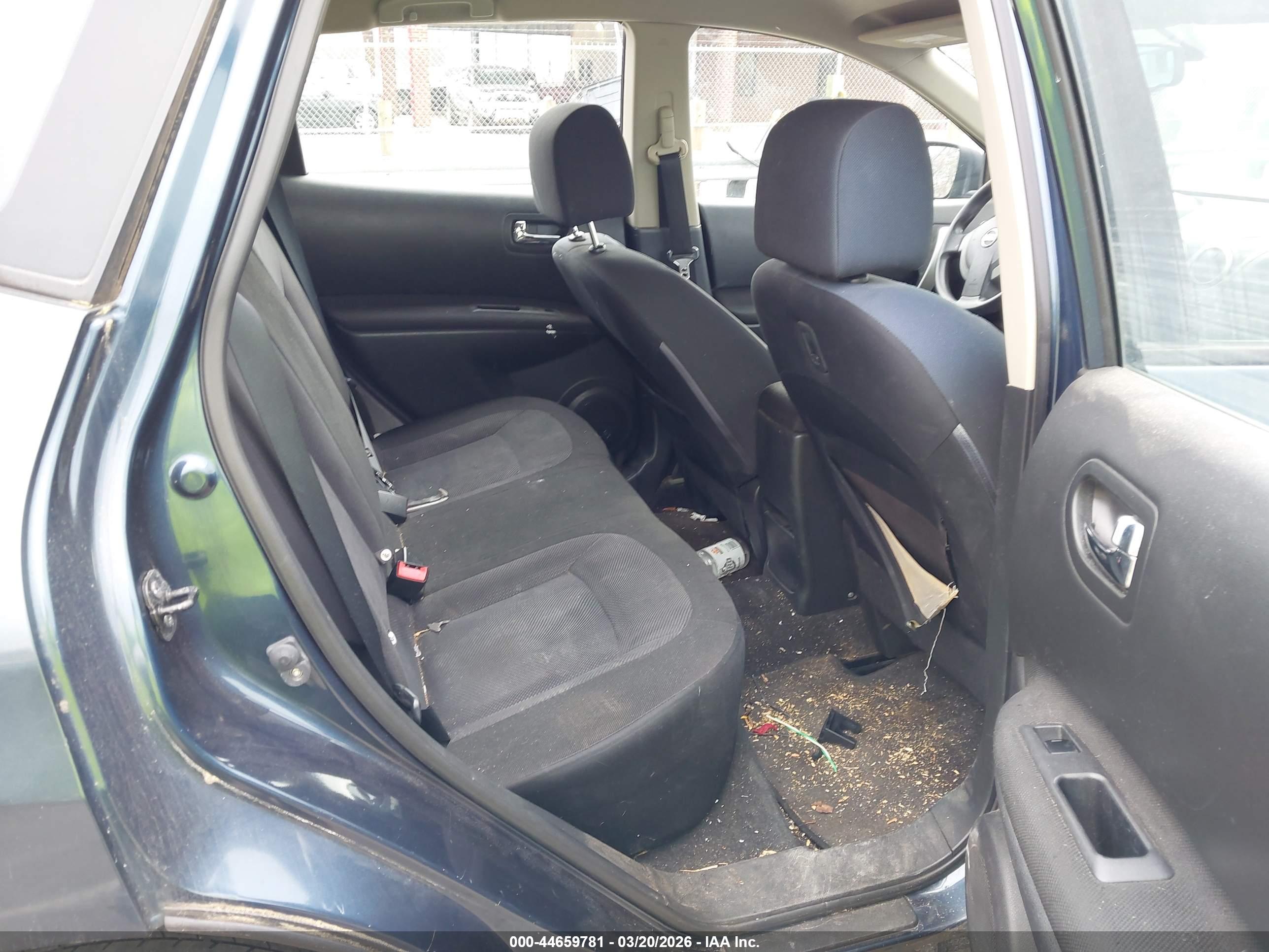 NISSAN ROGUE image 8