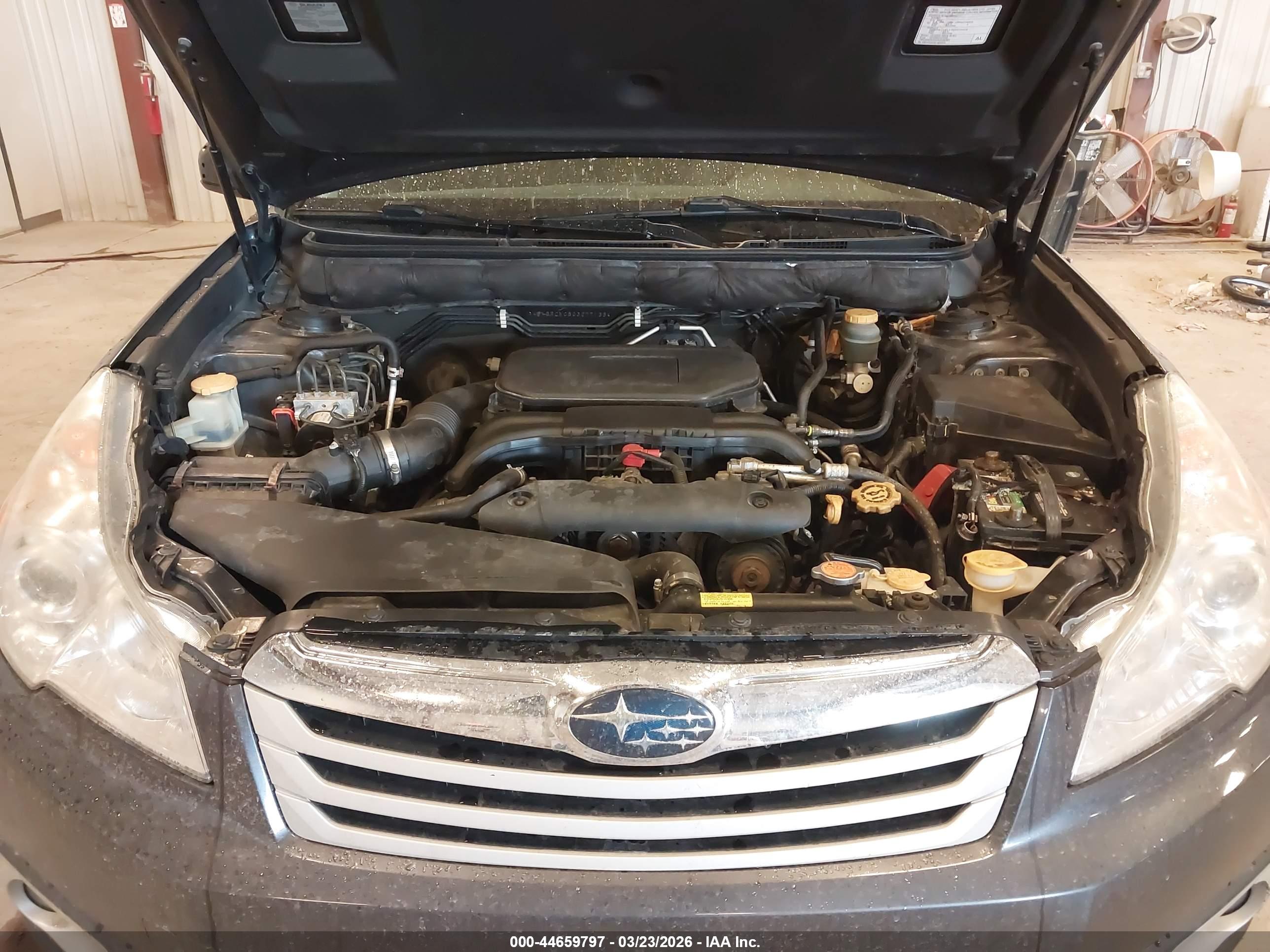 SUBARU OUTBACK image 10