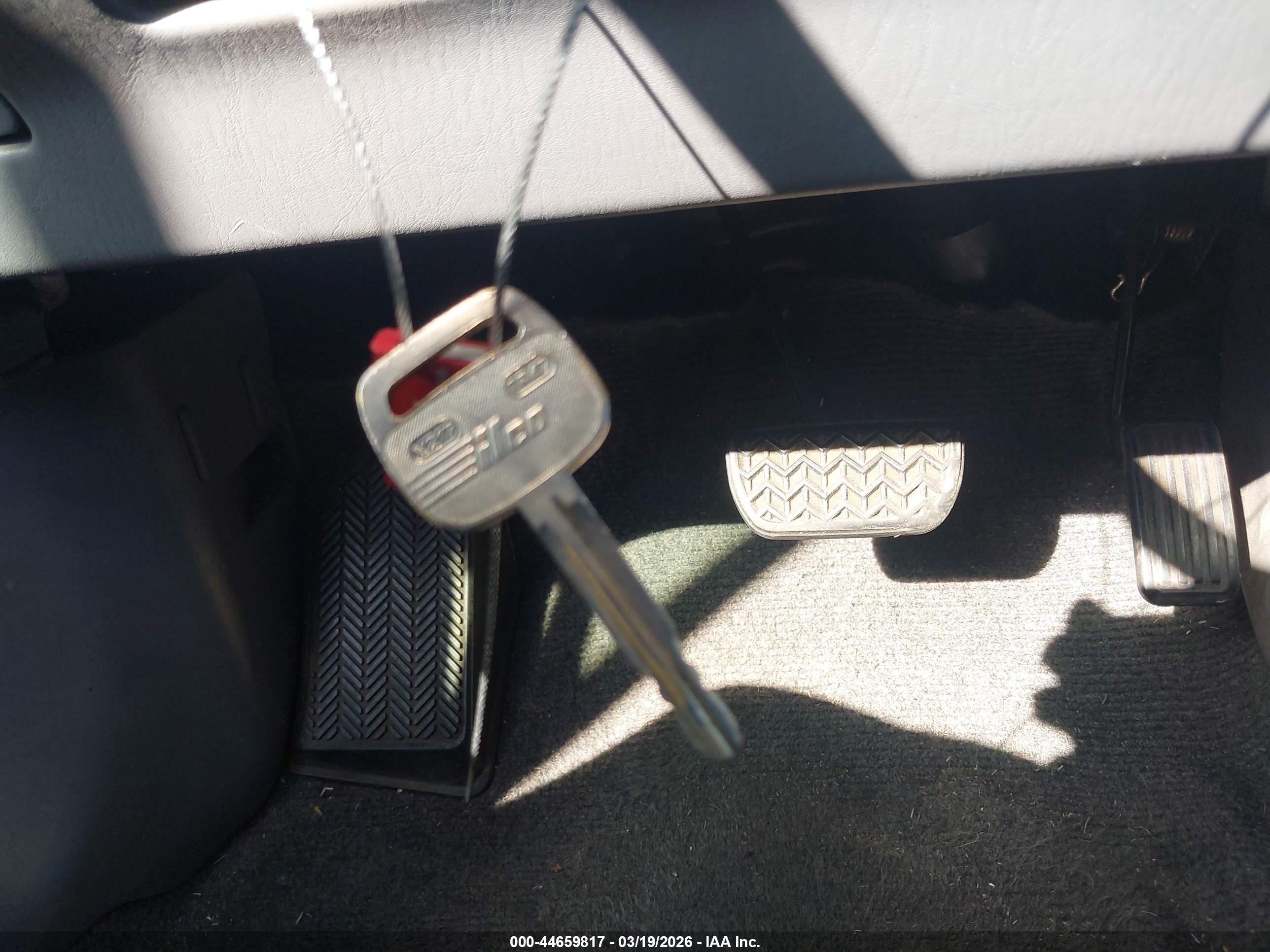 TOYOTA RAV4 image 11