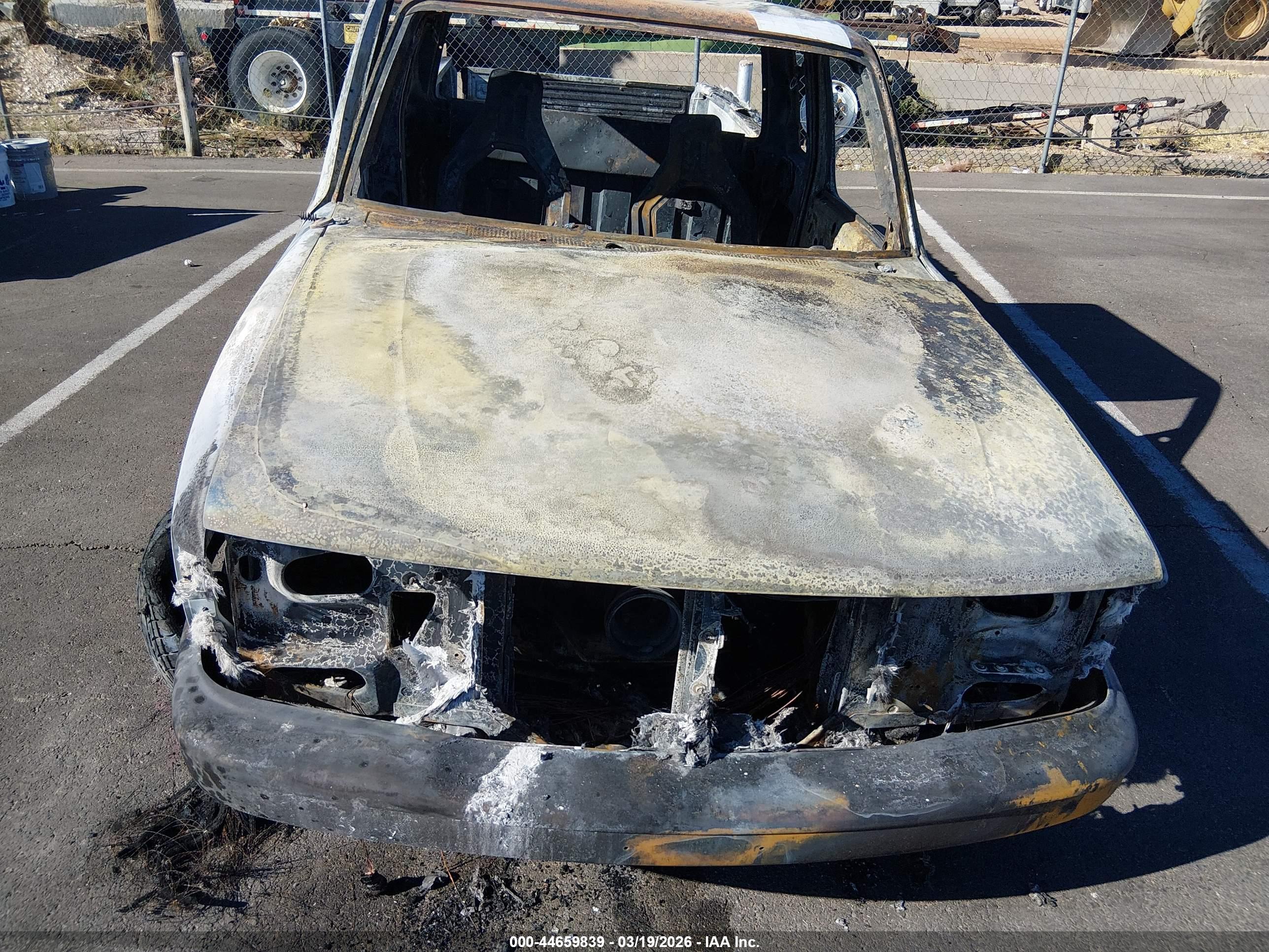 MAZDA B3000 image 6