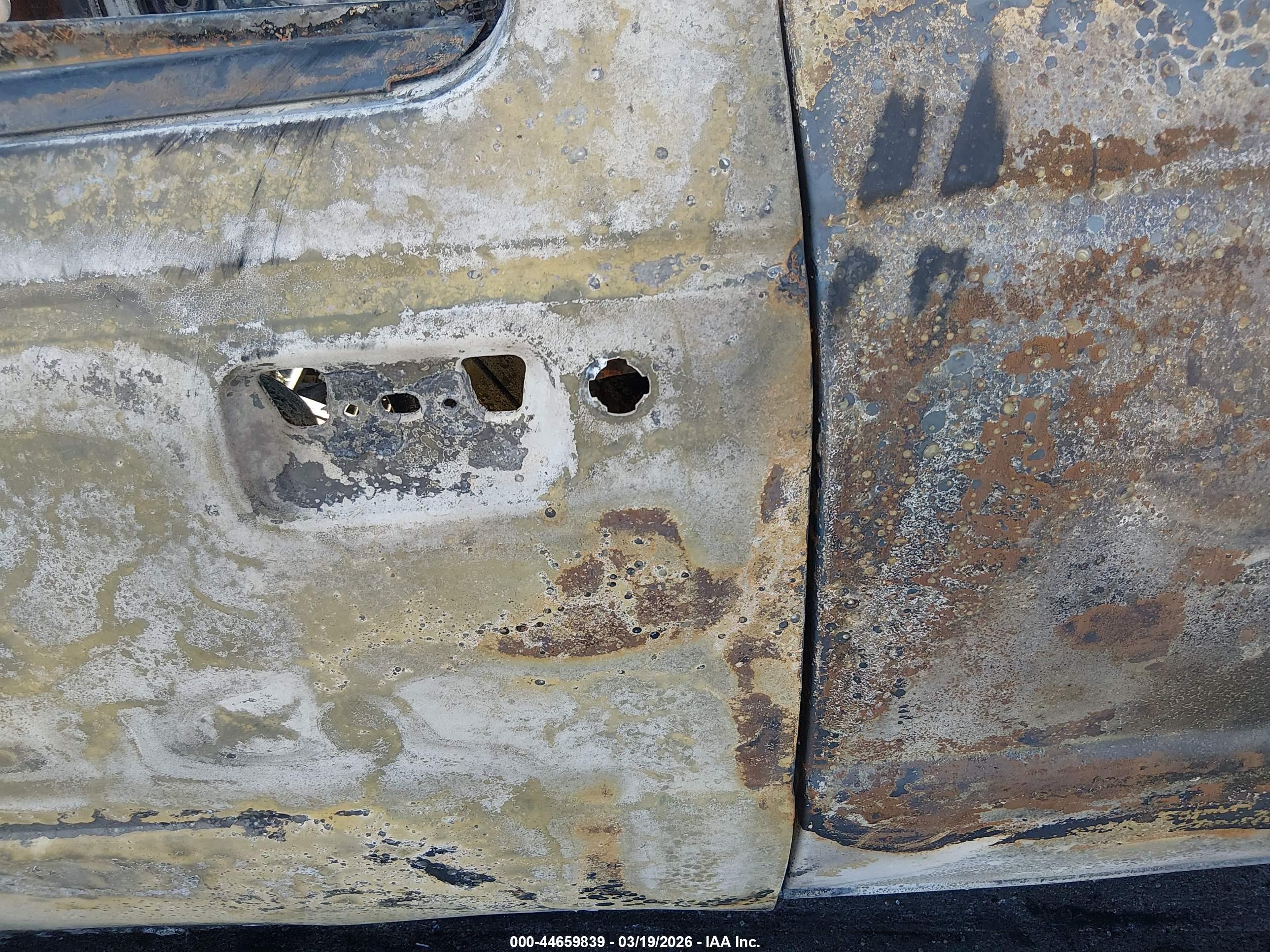 MAZDA B3000 image 9