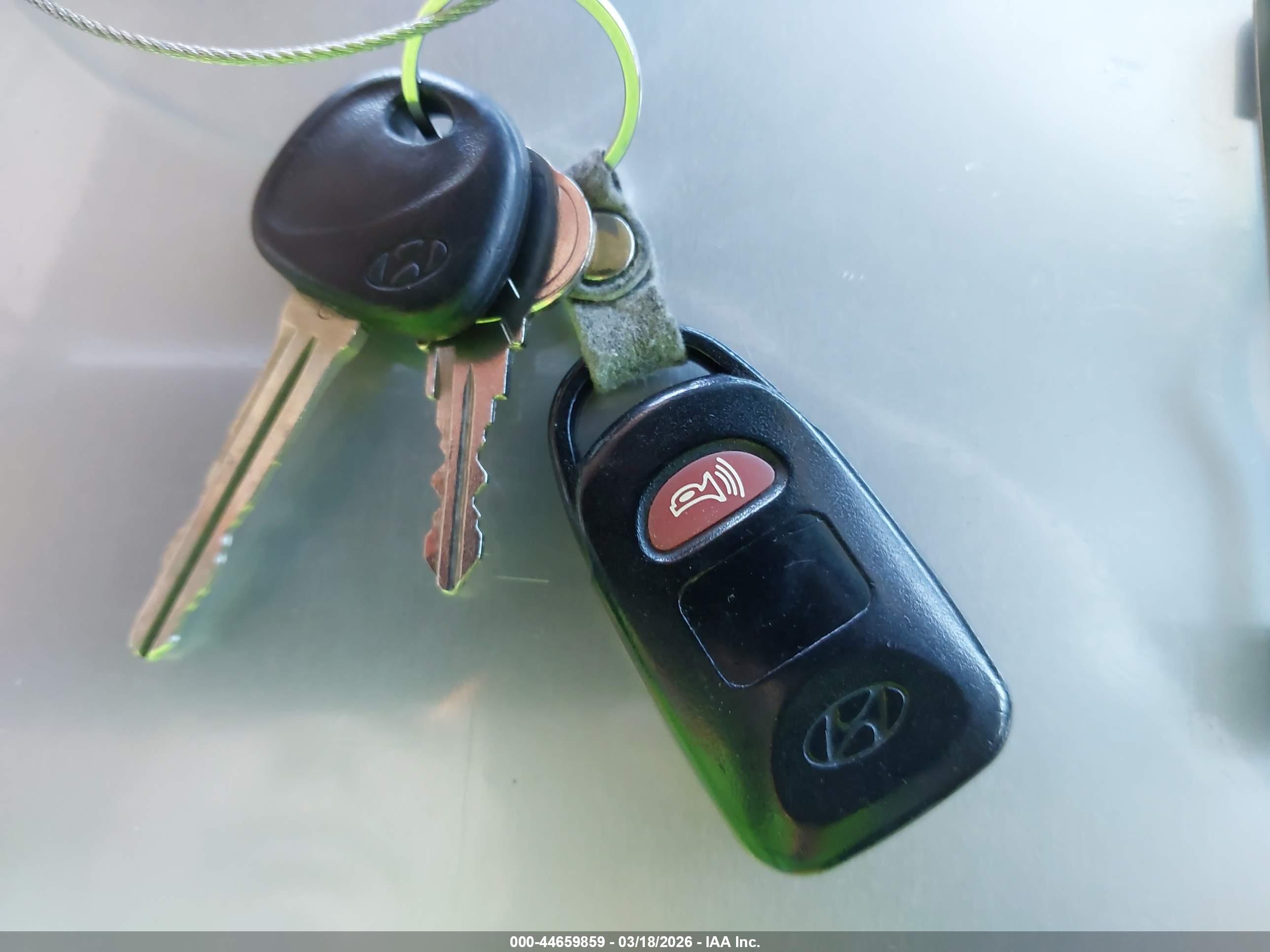 HYUNDAI ELANTRA image 11
