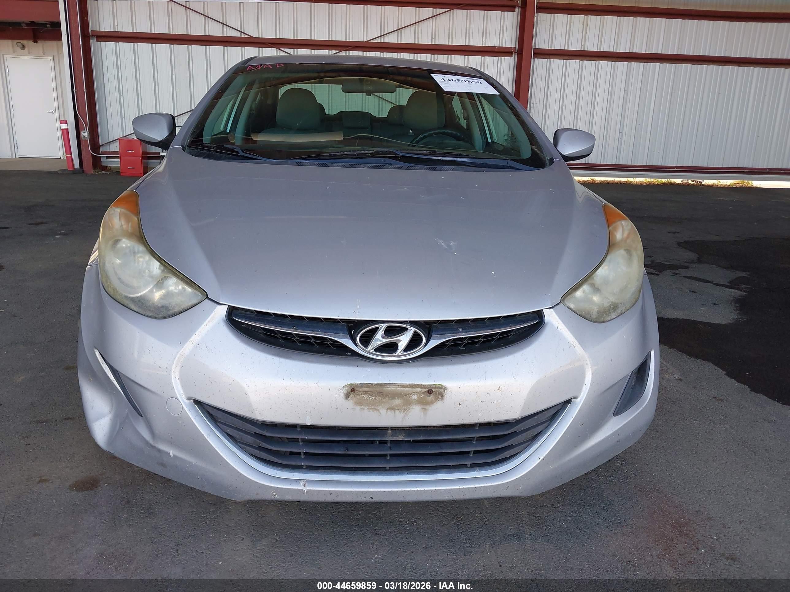 HYUNDAI ELANTRA image 6