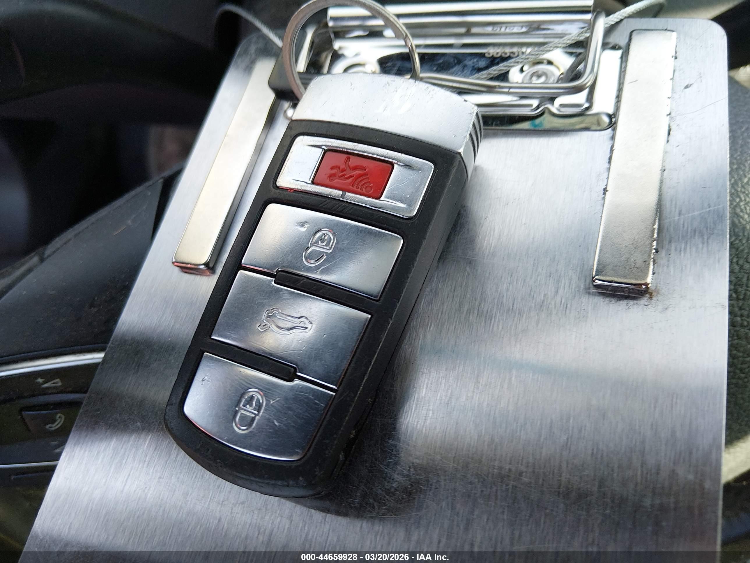 VOLKSWAGEN CC image 11