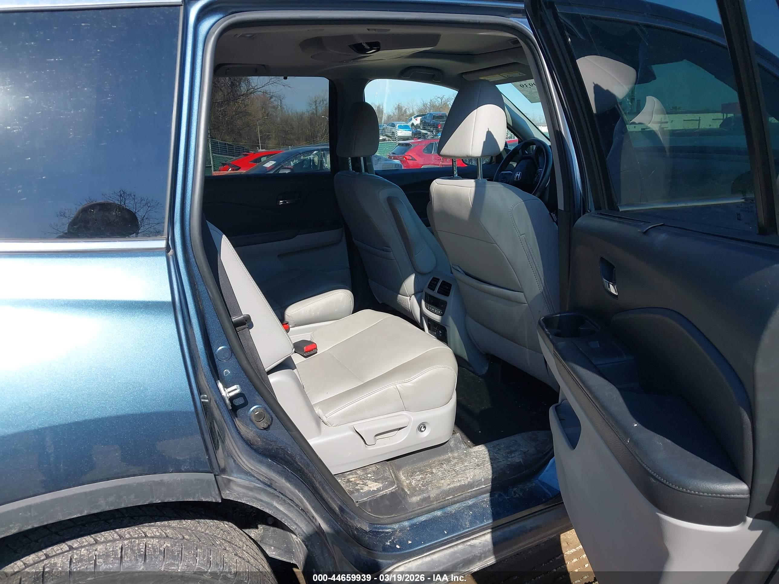 HONDA PILOT image 8