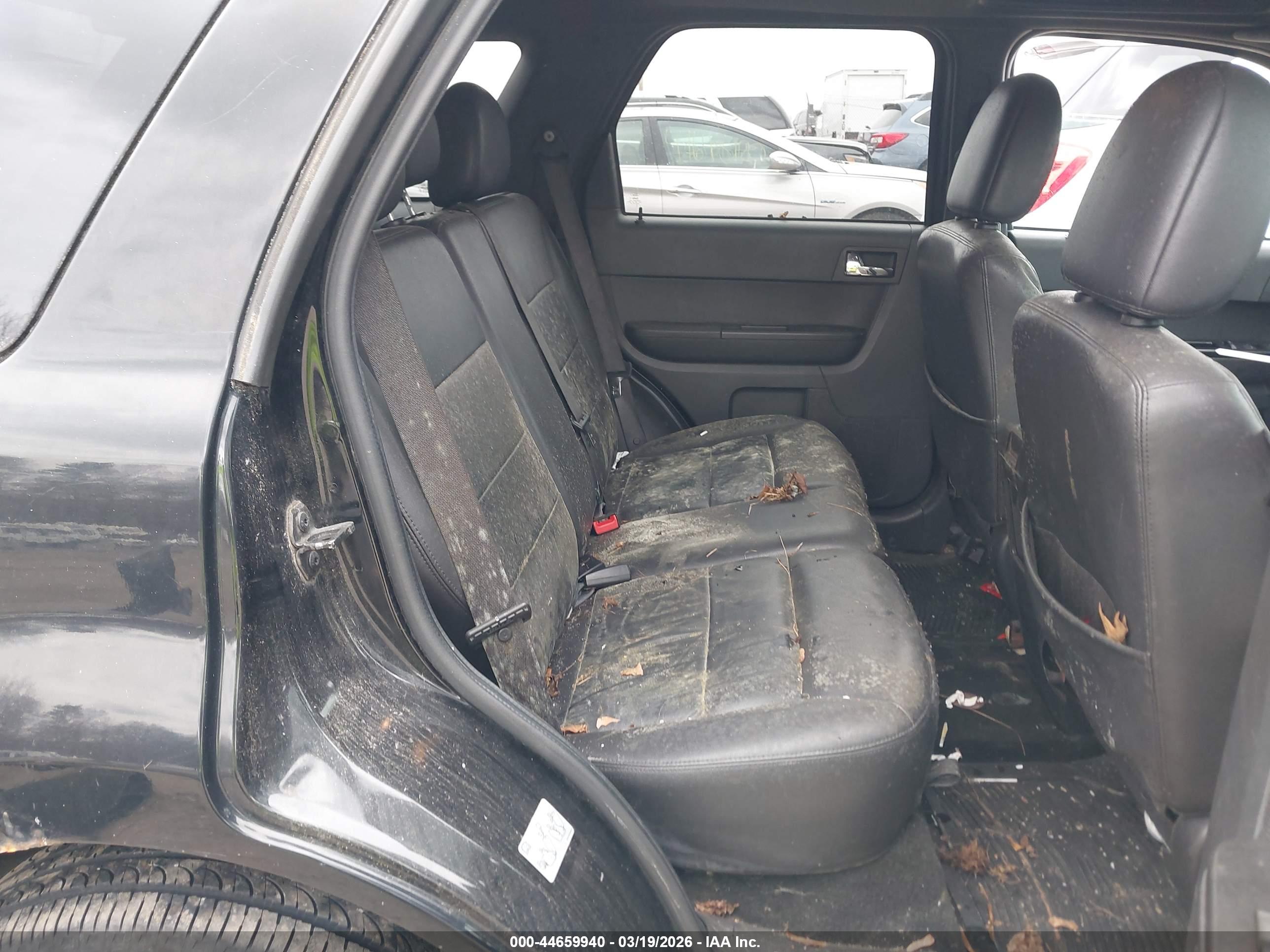 FORD ESCAPE image 8