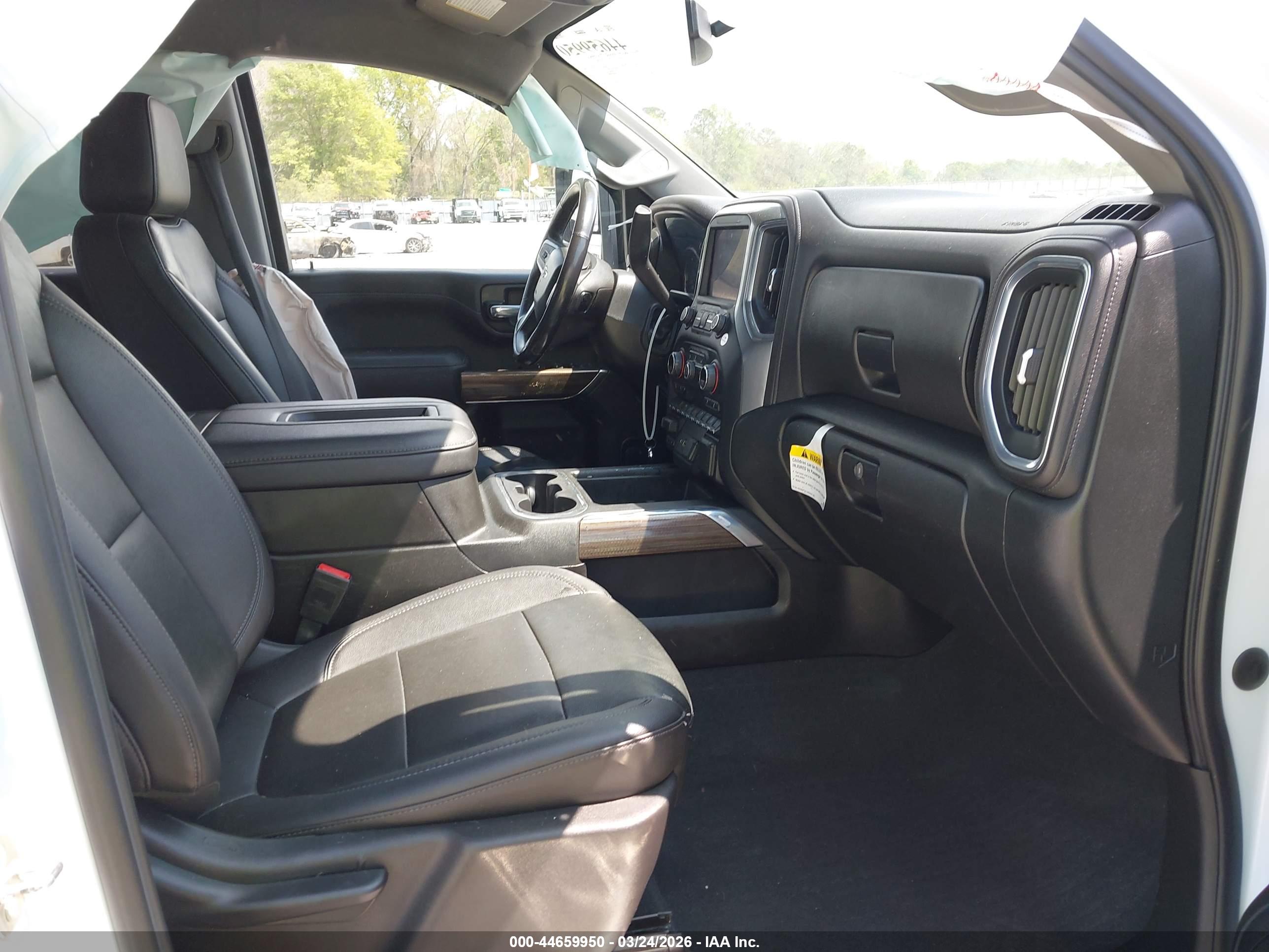 CHEVROLET SILVERADO image 5