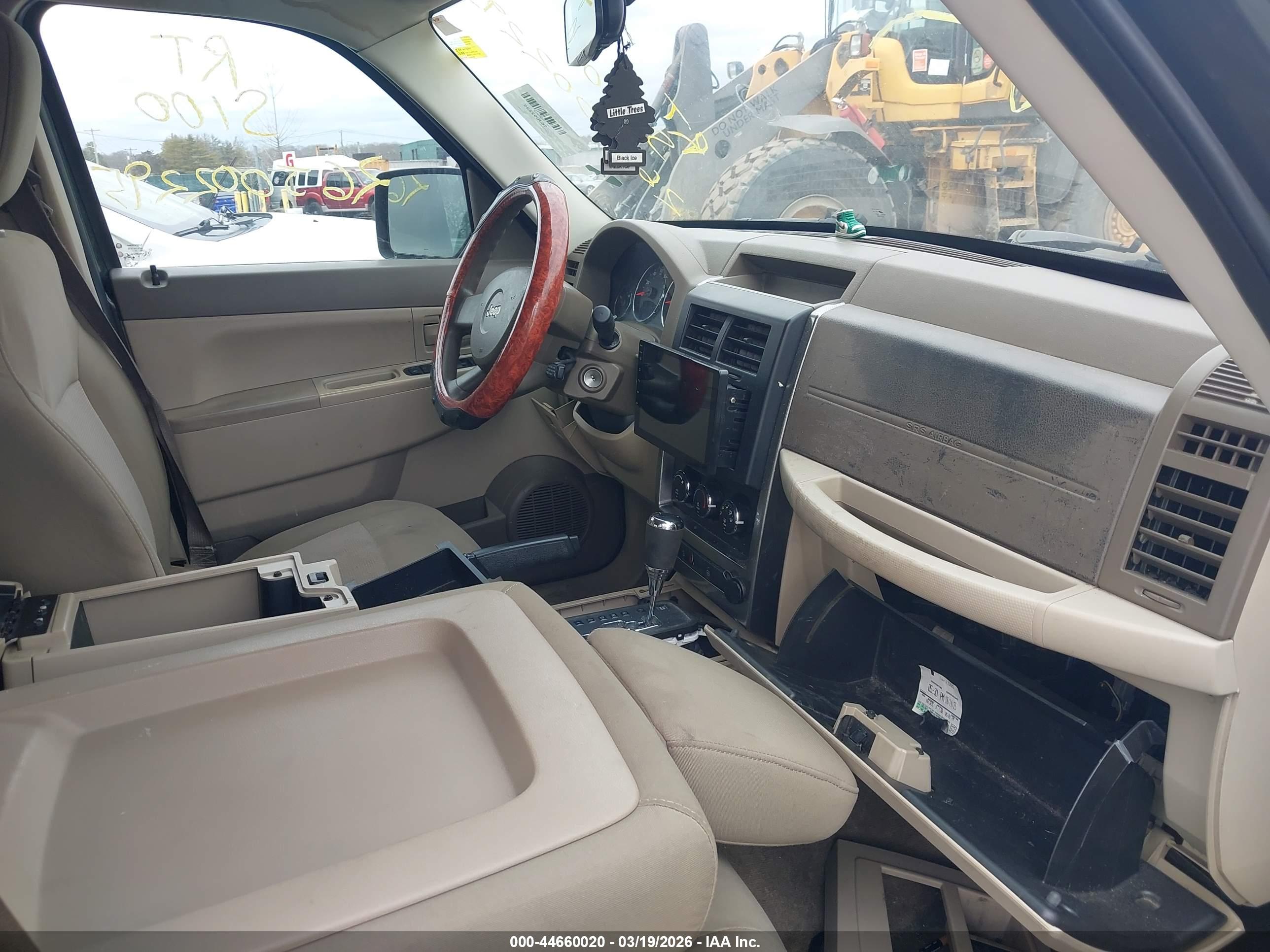 JEEP LIBERTY image 5