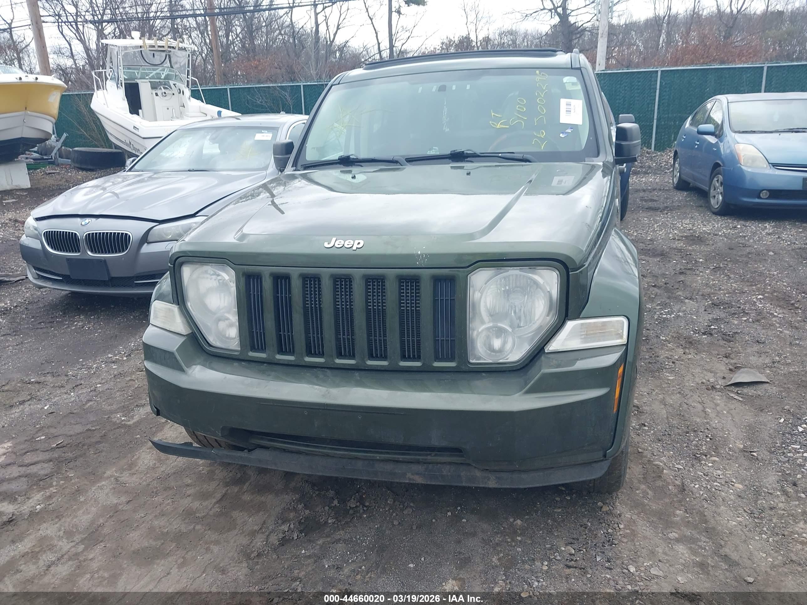 JEEP LIBERTY image 6