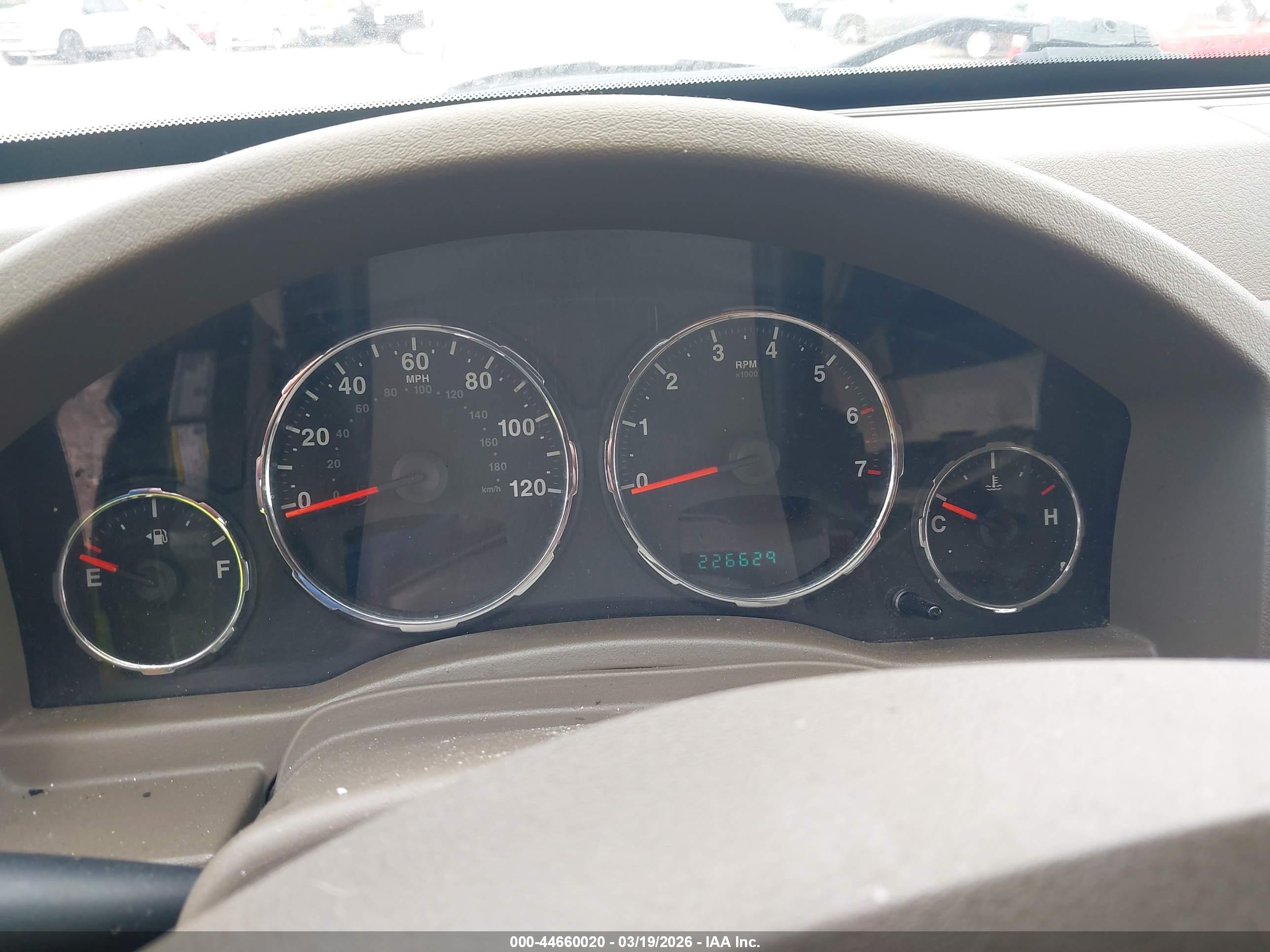 JEEP LIBERTY image 7