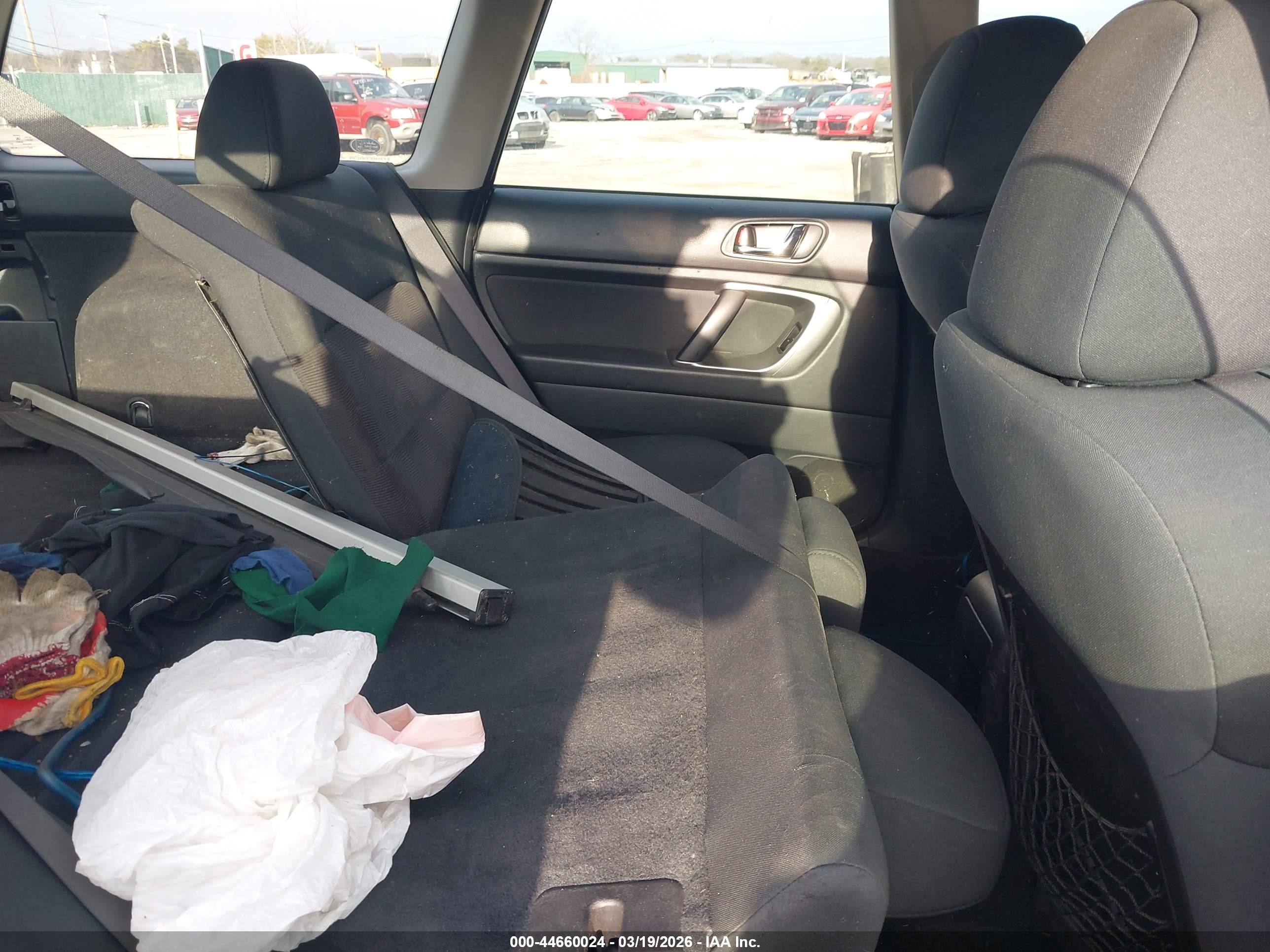 SUBARU OUTBACK image 8