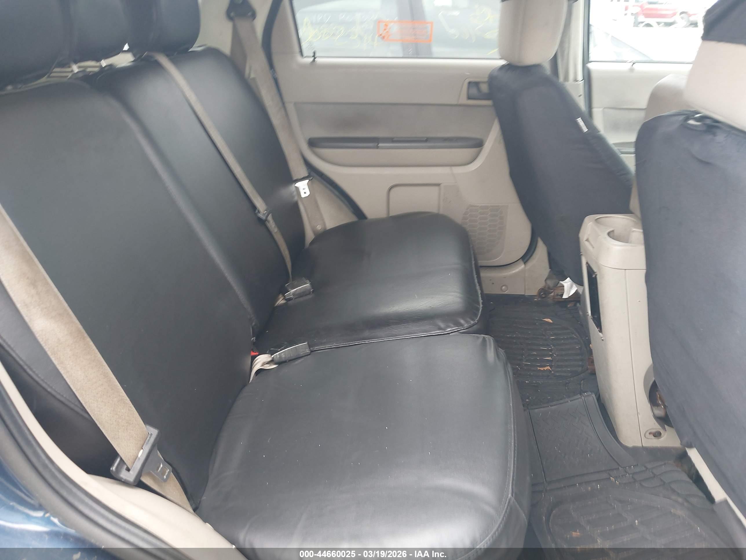 FORD ESCAPE image 8