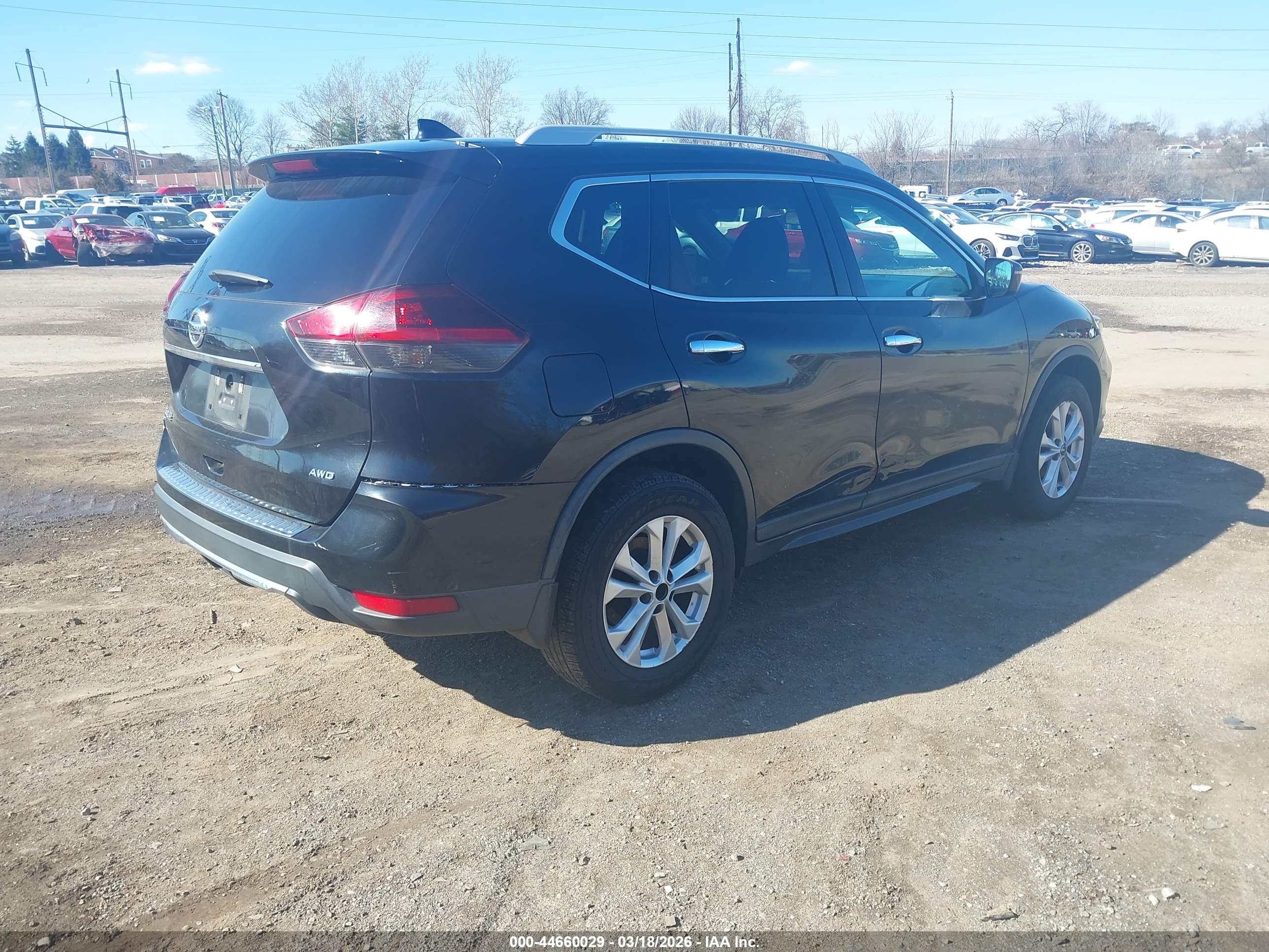 NISSAN ROGUE image 4