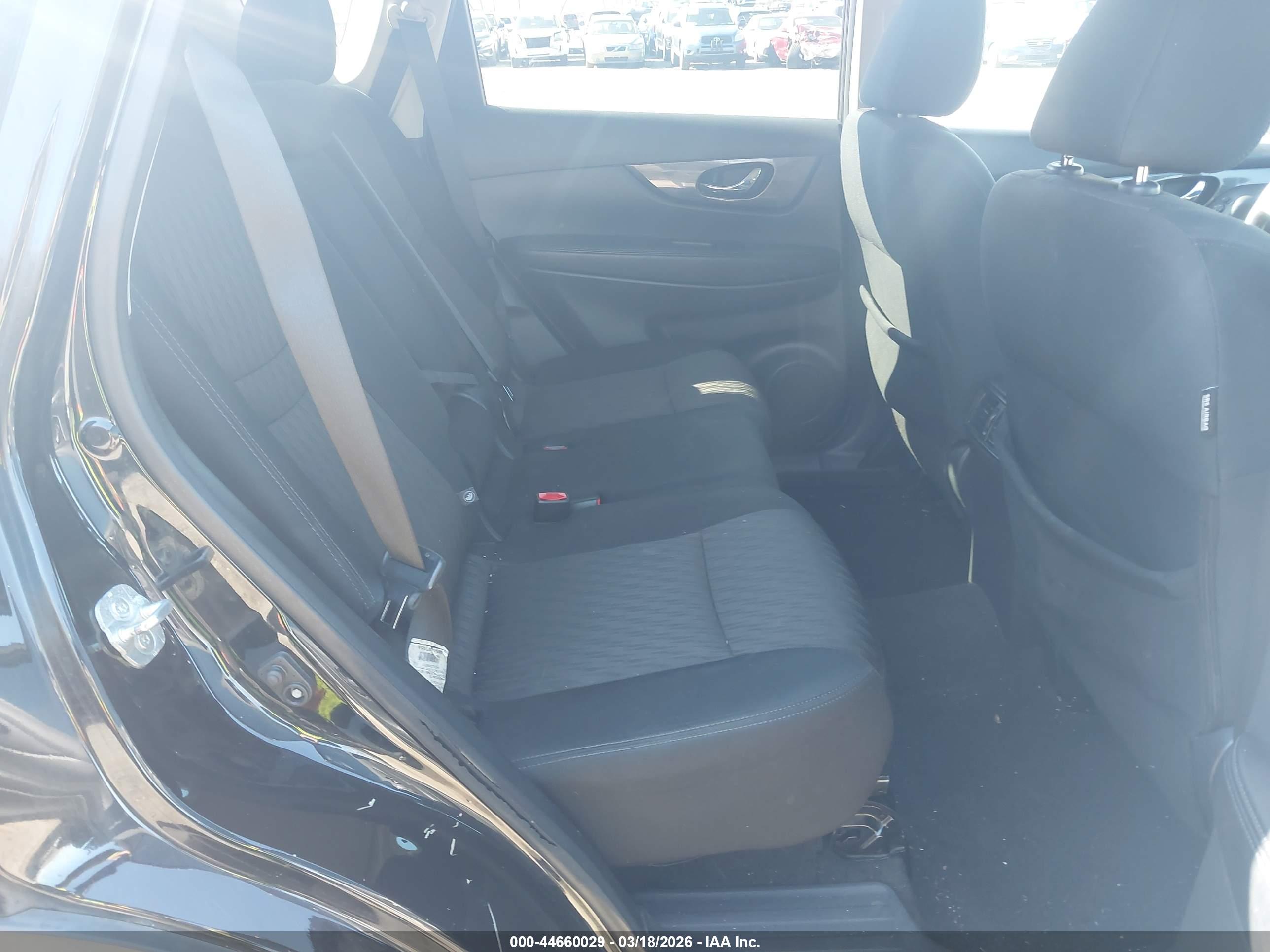 NISSAN ROGUE image 8