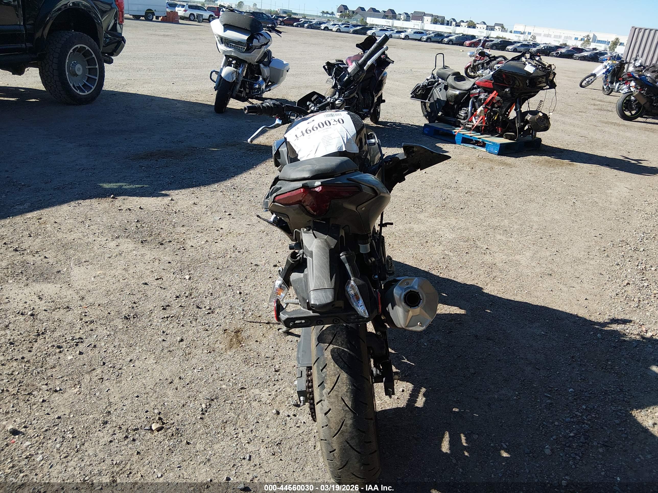 KAWASAKI ER500 image 6