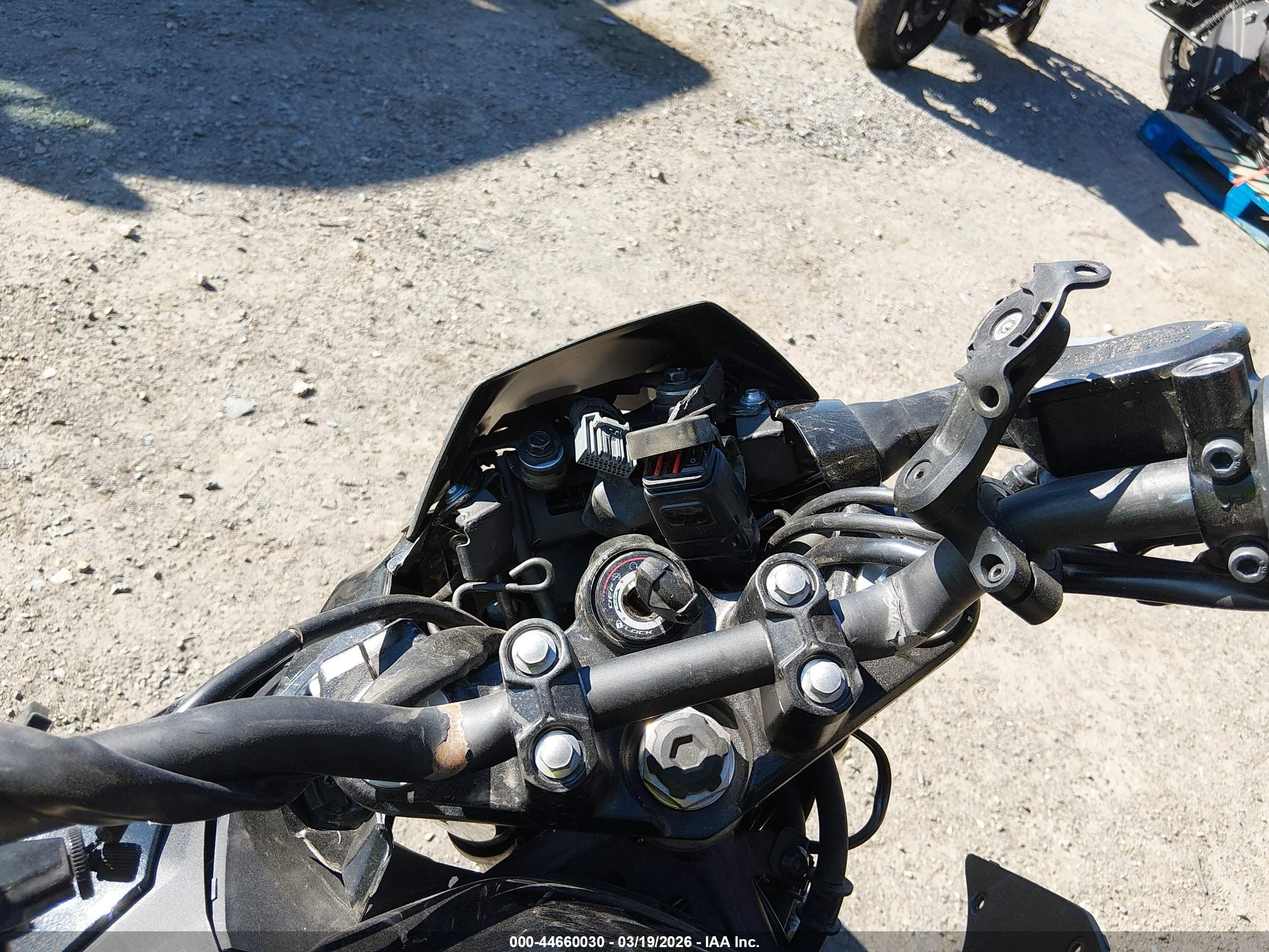 KAWASAKI ER500 image 7