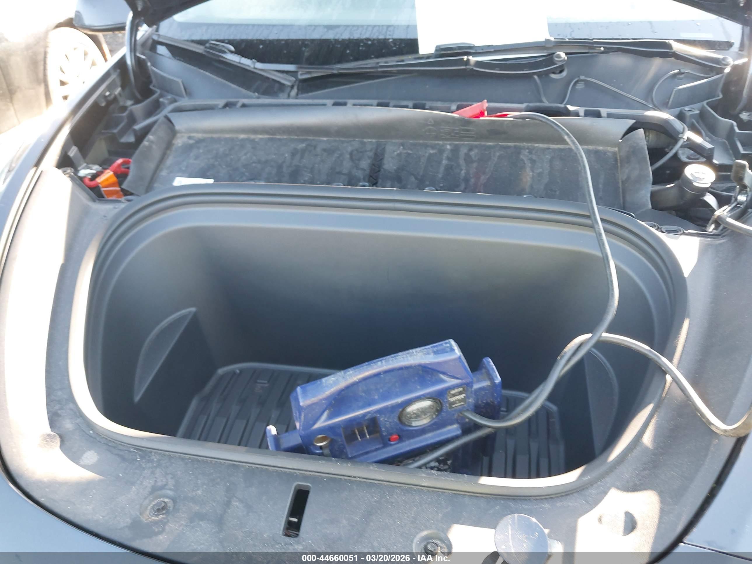 TESLA MODEL image 10