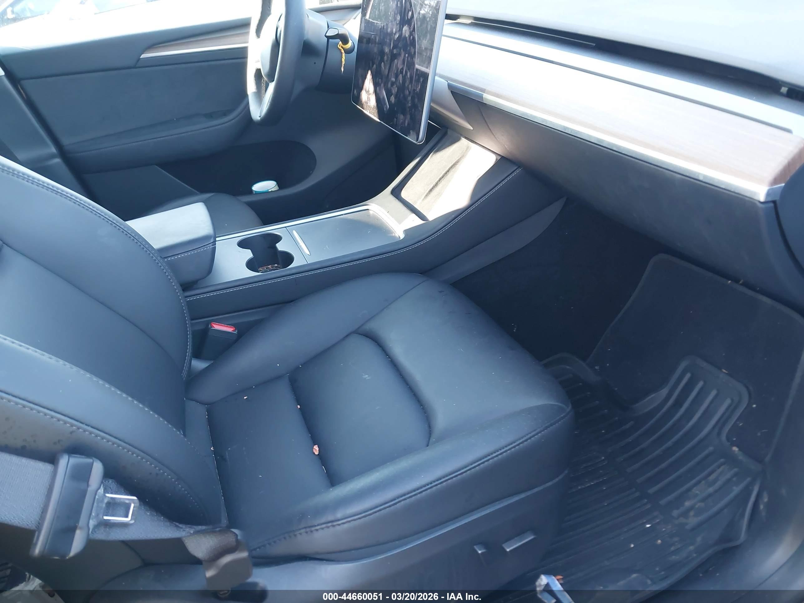 TESLA MODEL image 5