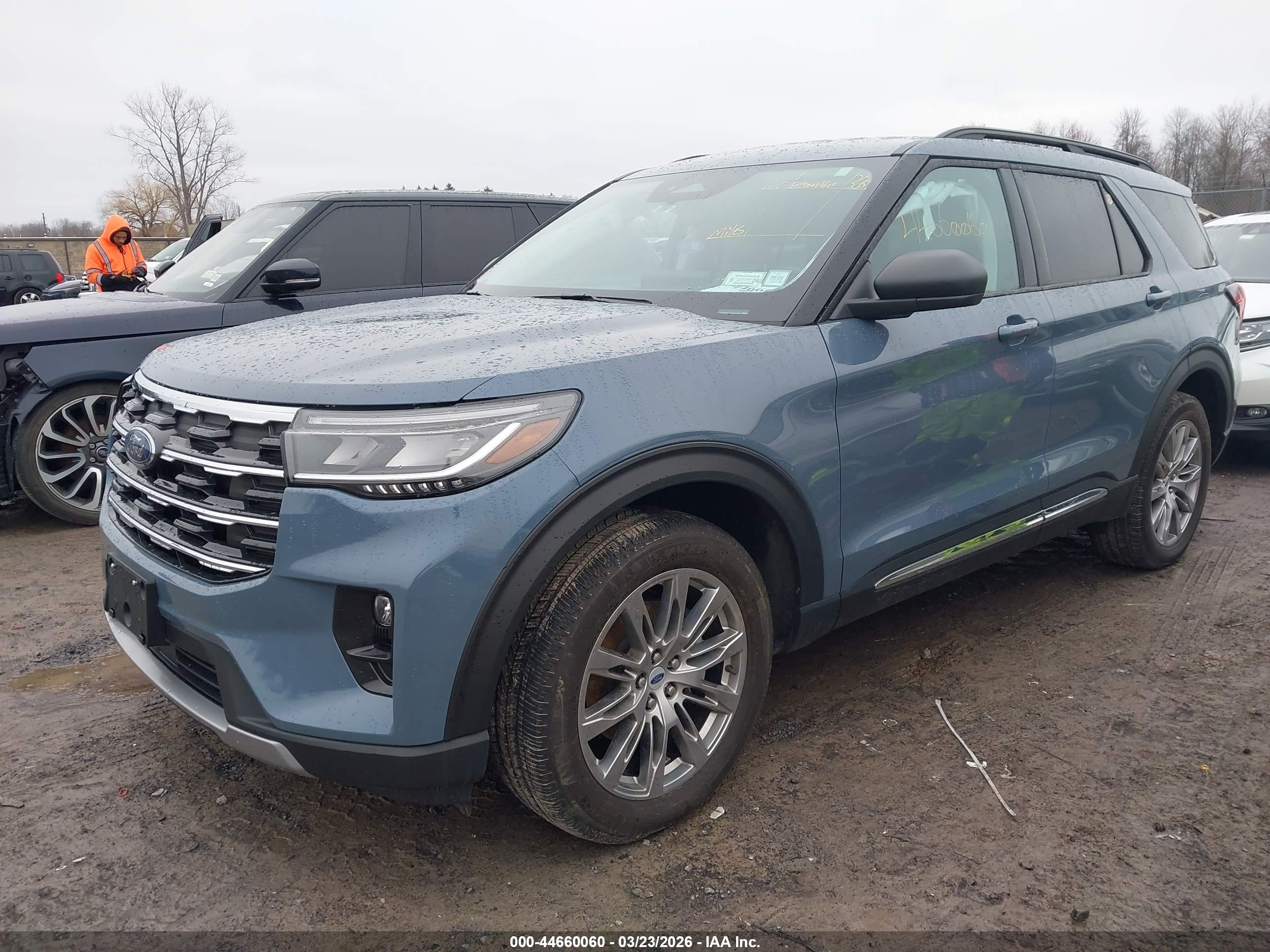 FORD EXPLORER image 2