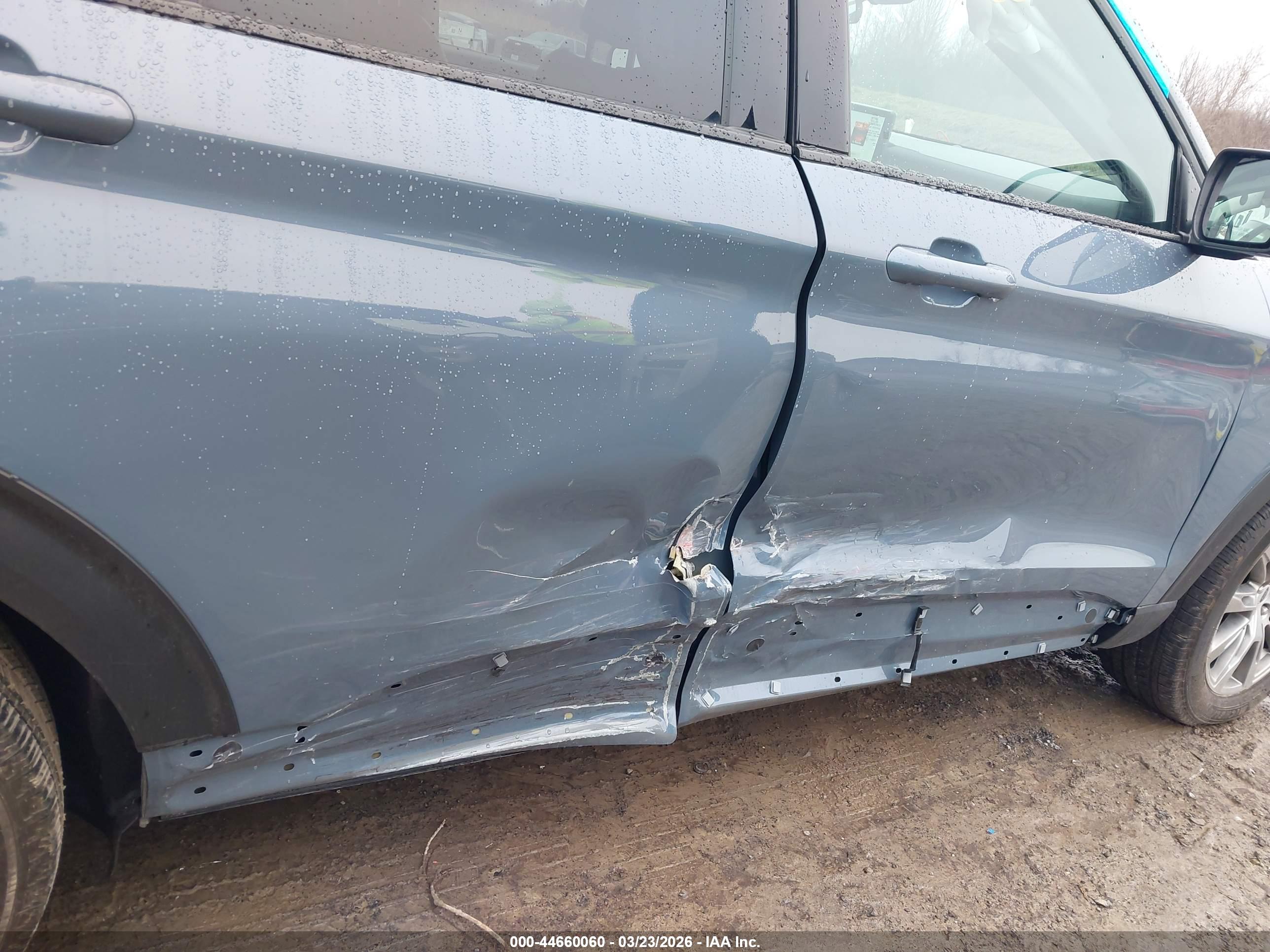 FORD EXPLORER image 6