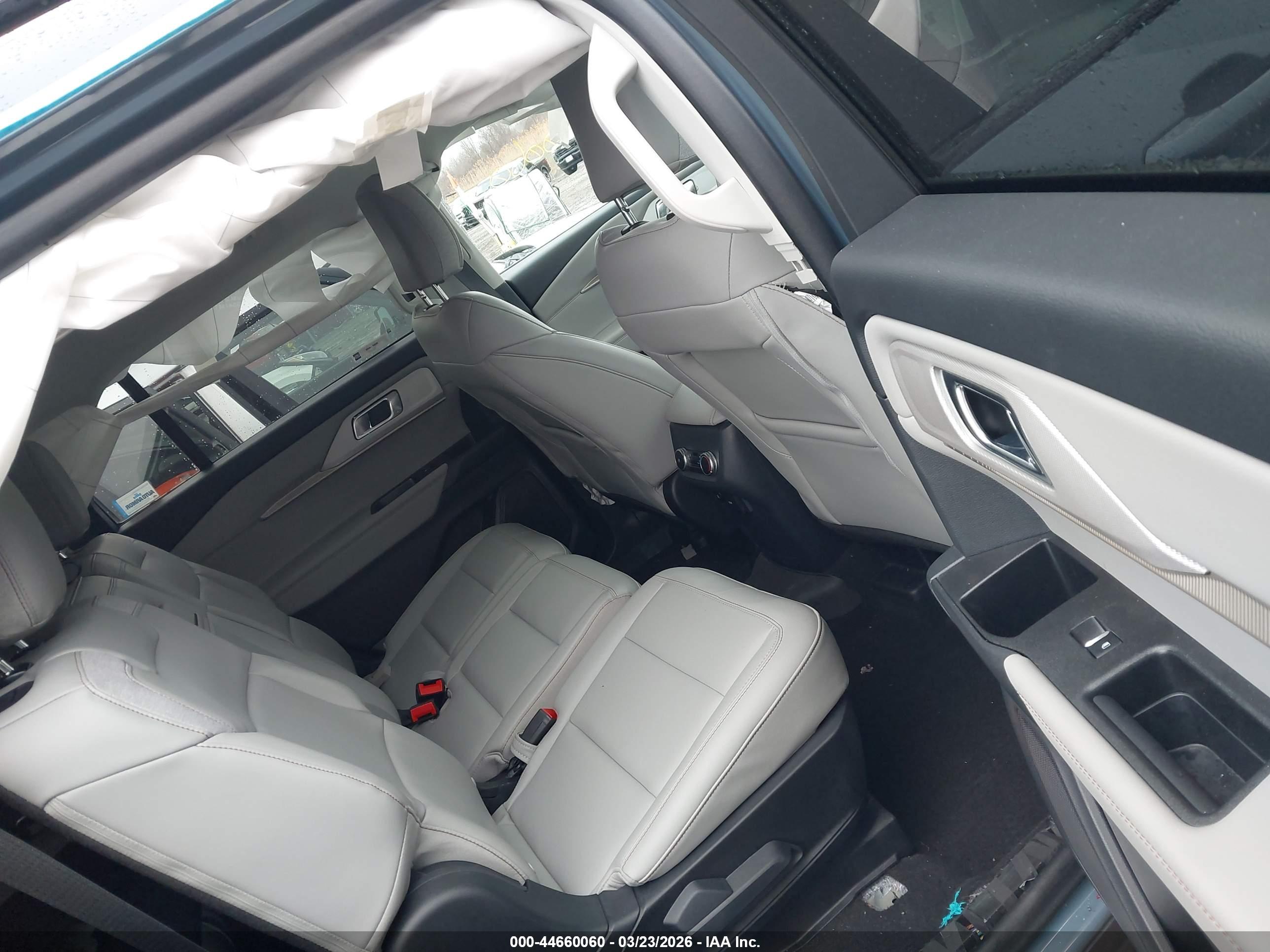 FORD EXPLORER image 8