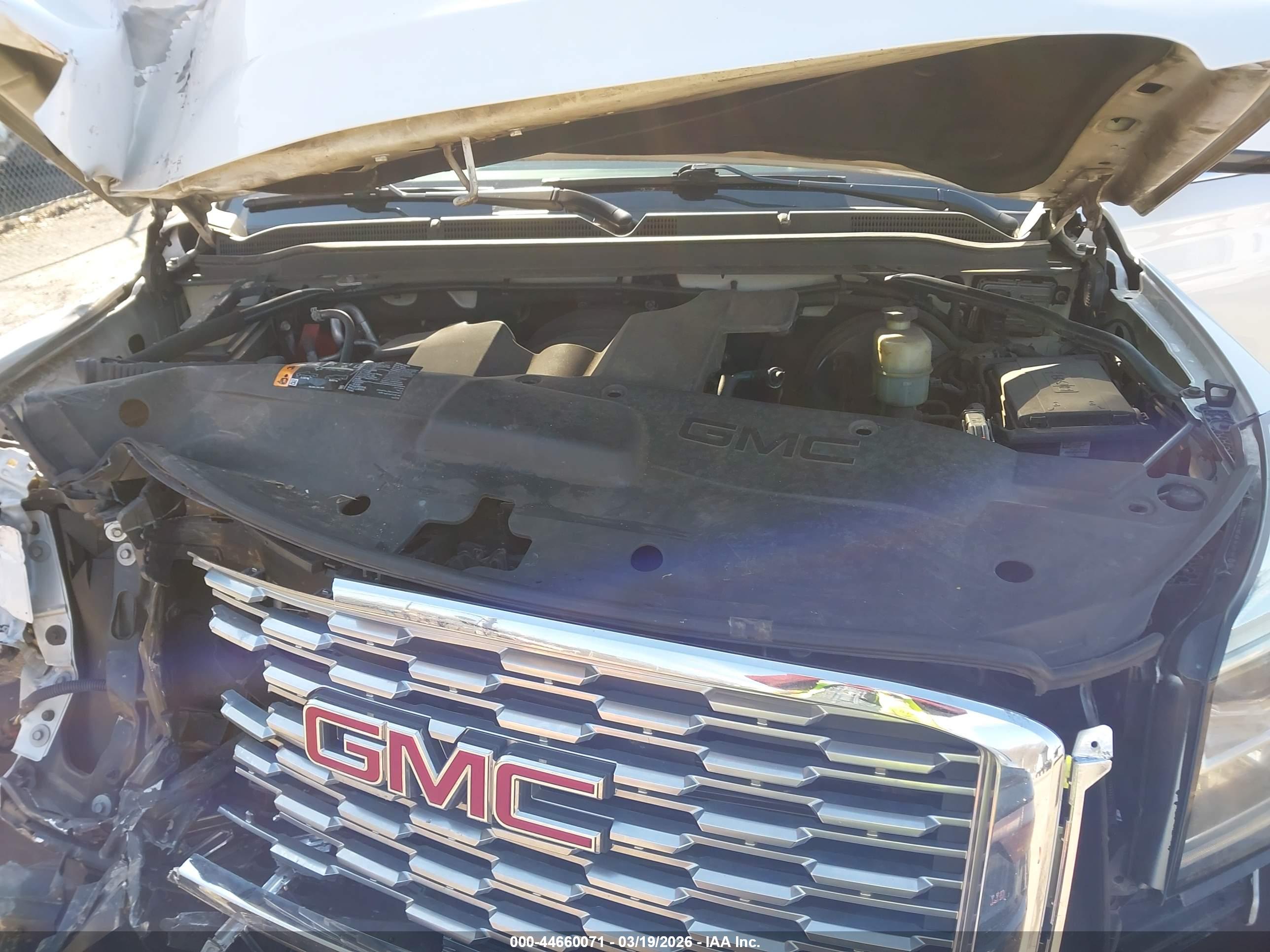 GMC YUKON image 10