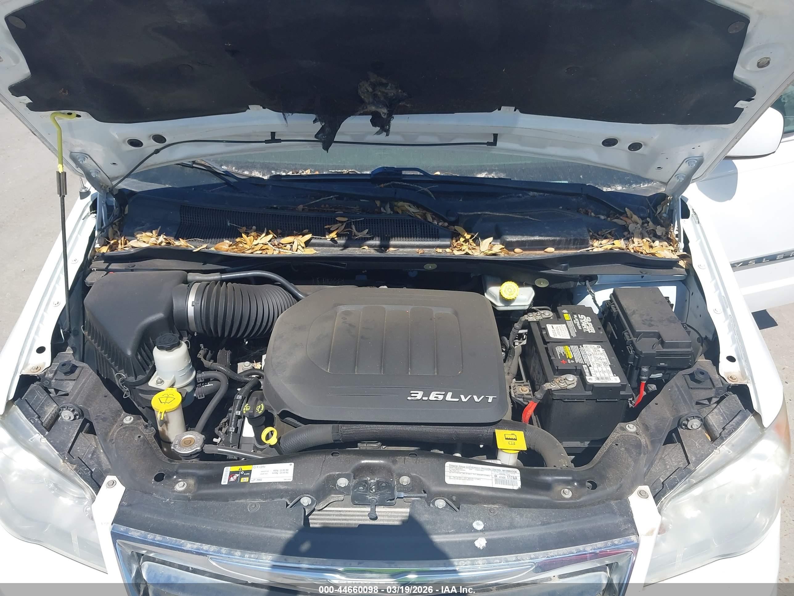 CHRYSLER TOWN image 10