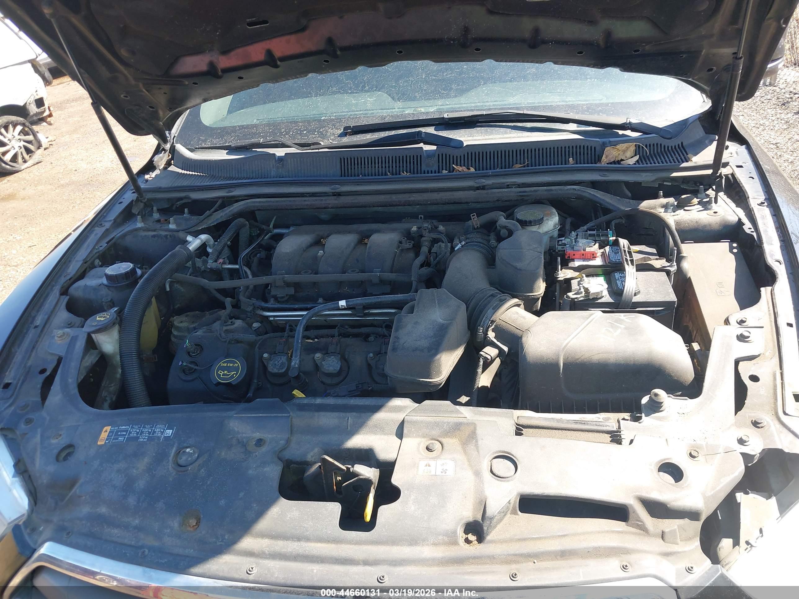 FORD TAURUS image 10