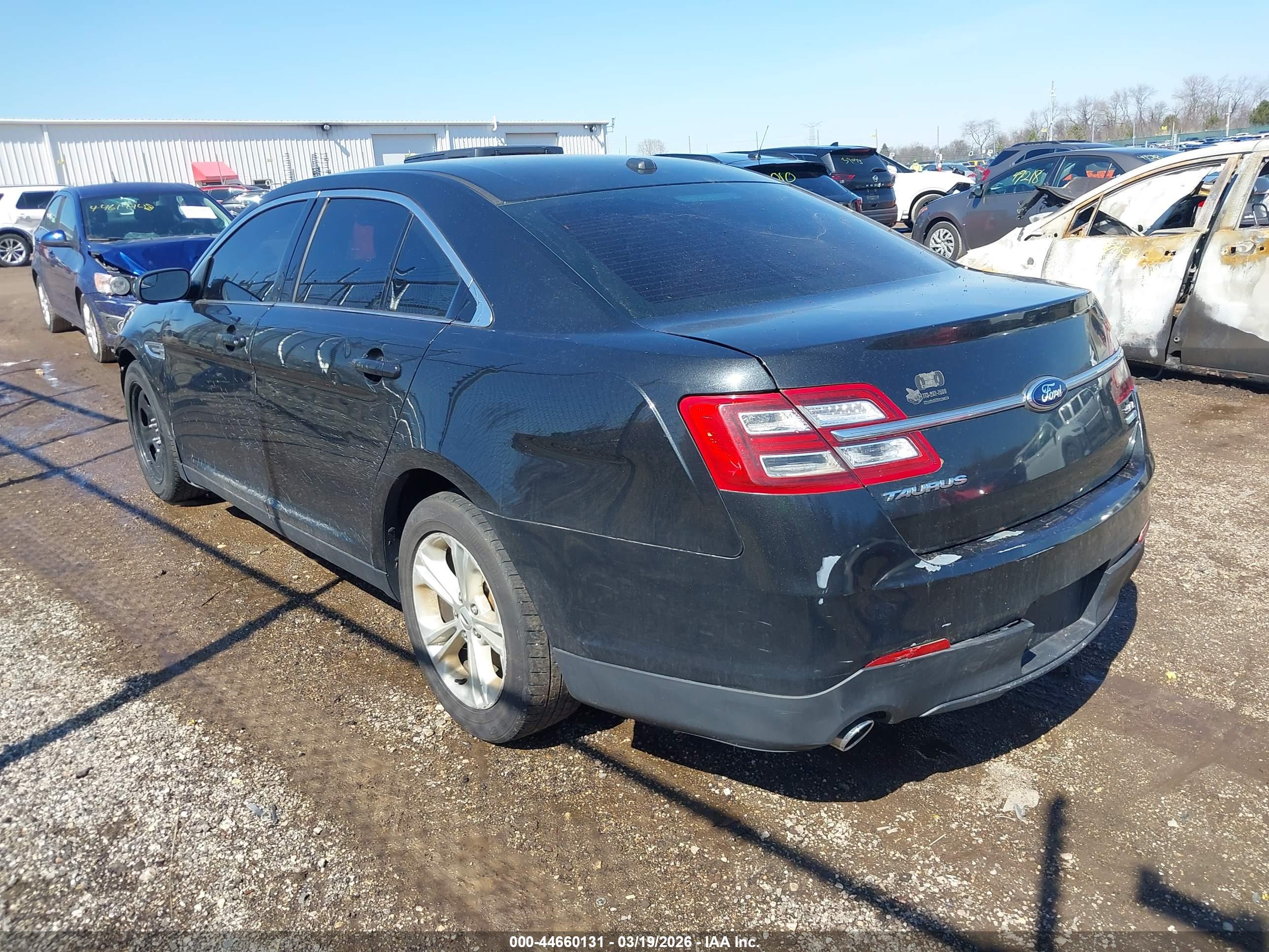 FORD TAURUS image 3