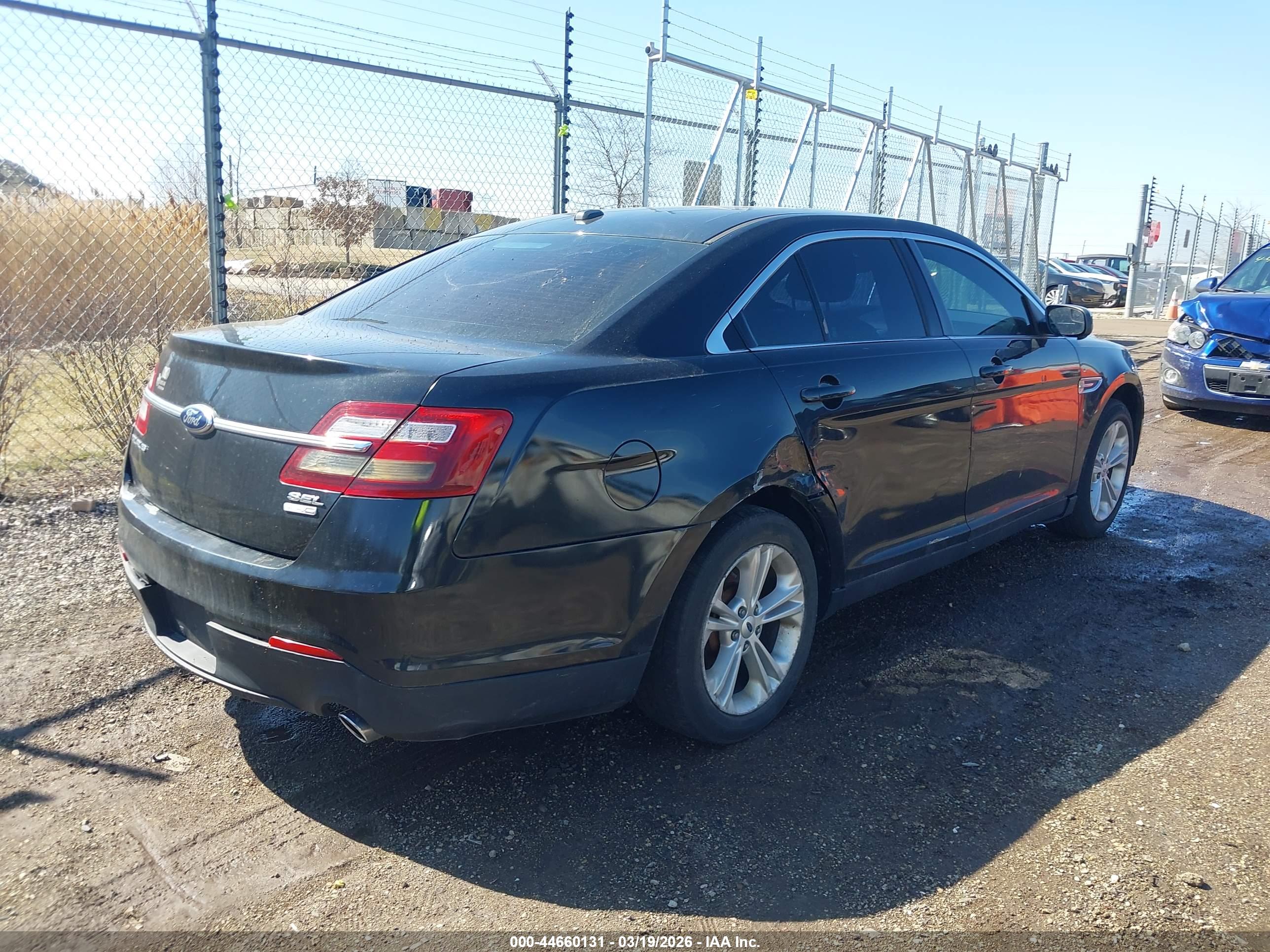 FORD TAURUS image 4