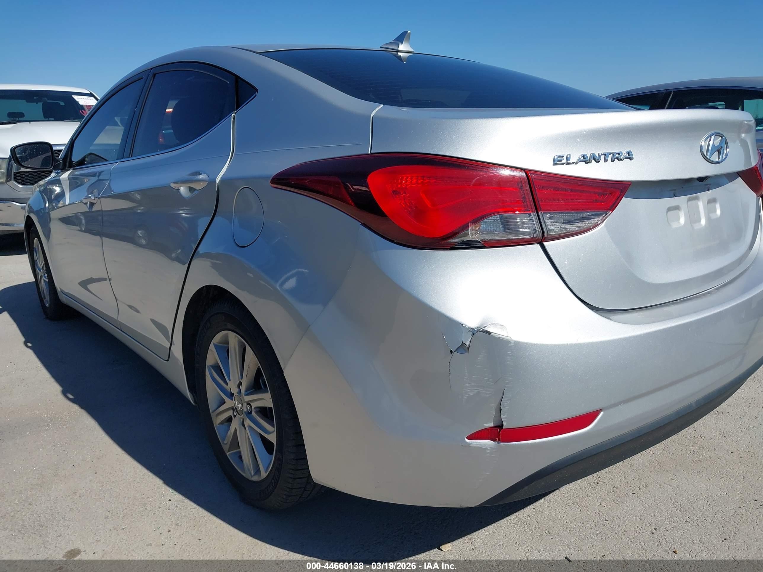 HYUNDAI ELANTRA image 6