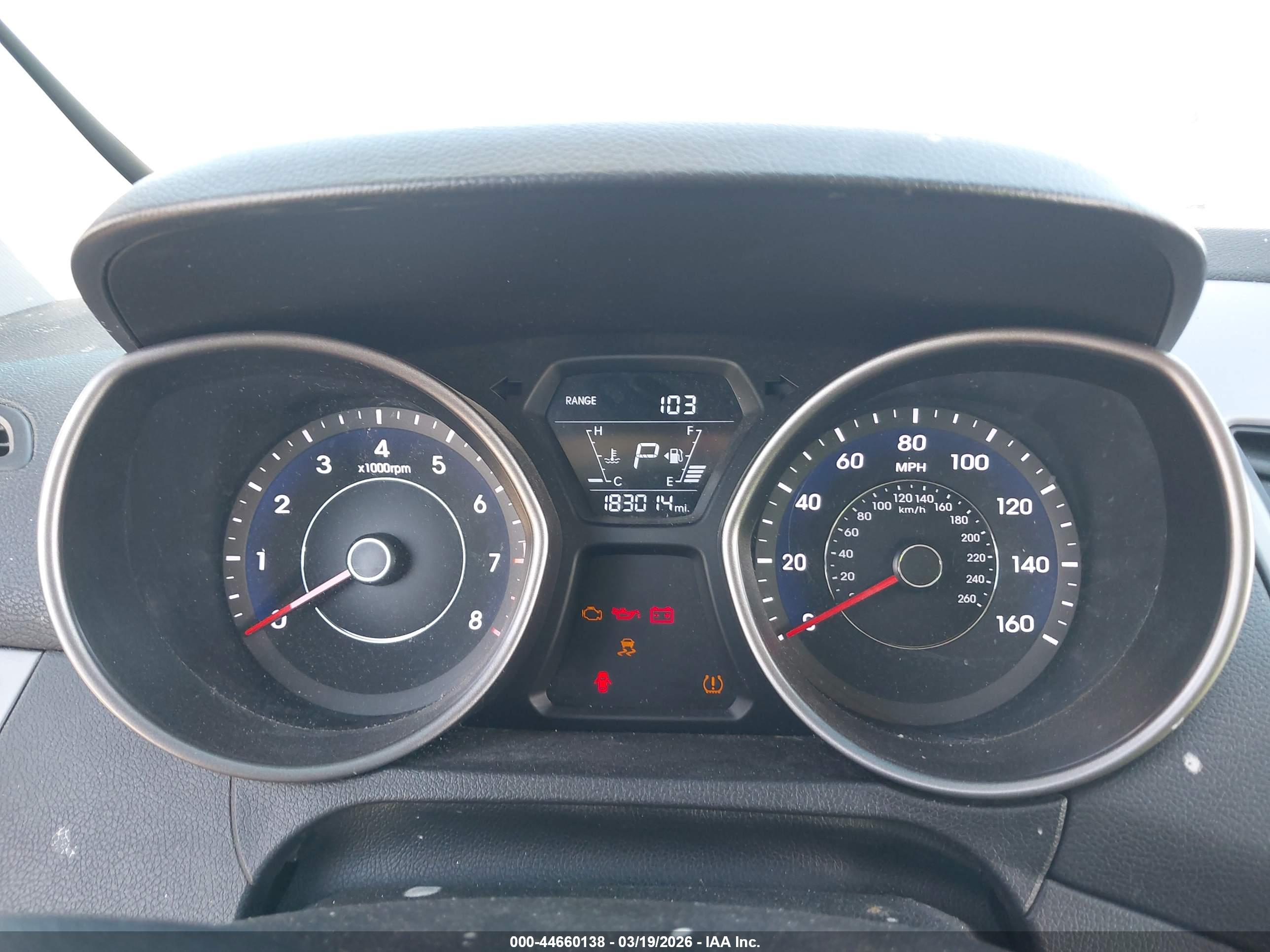 HYUNDAI ELANTRA image 7