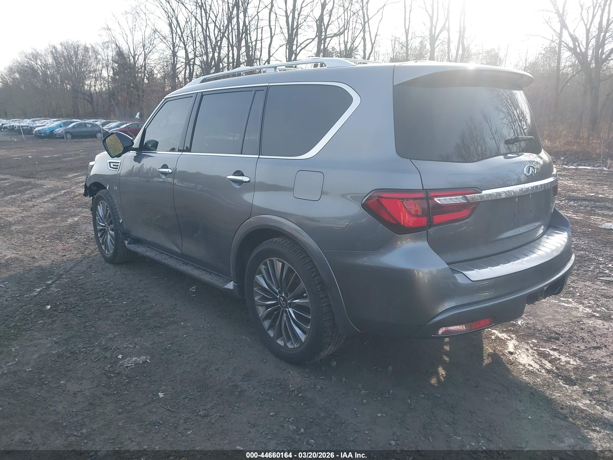 INFINITI QX80 image 3