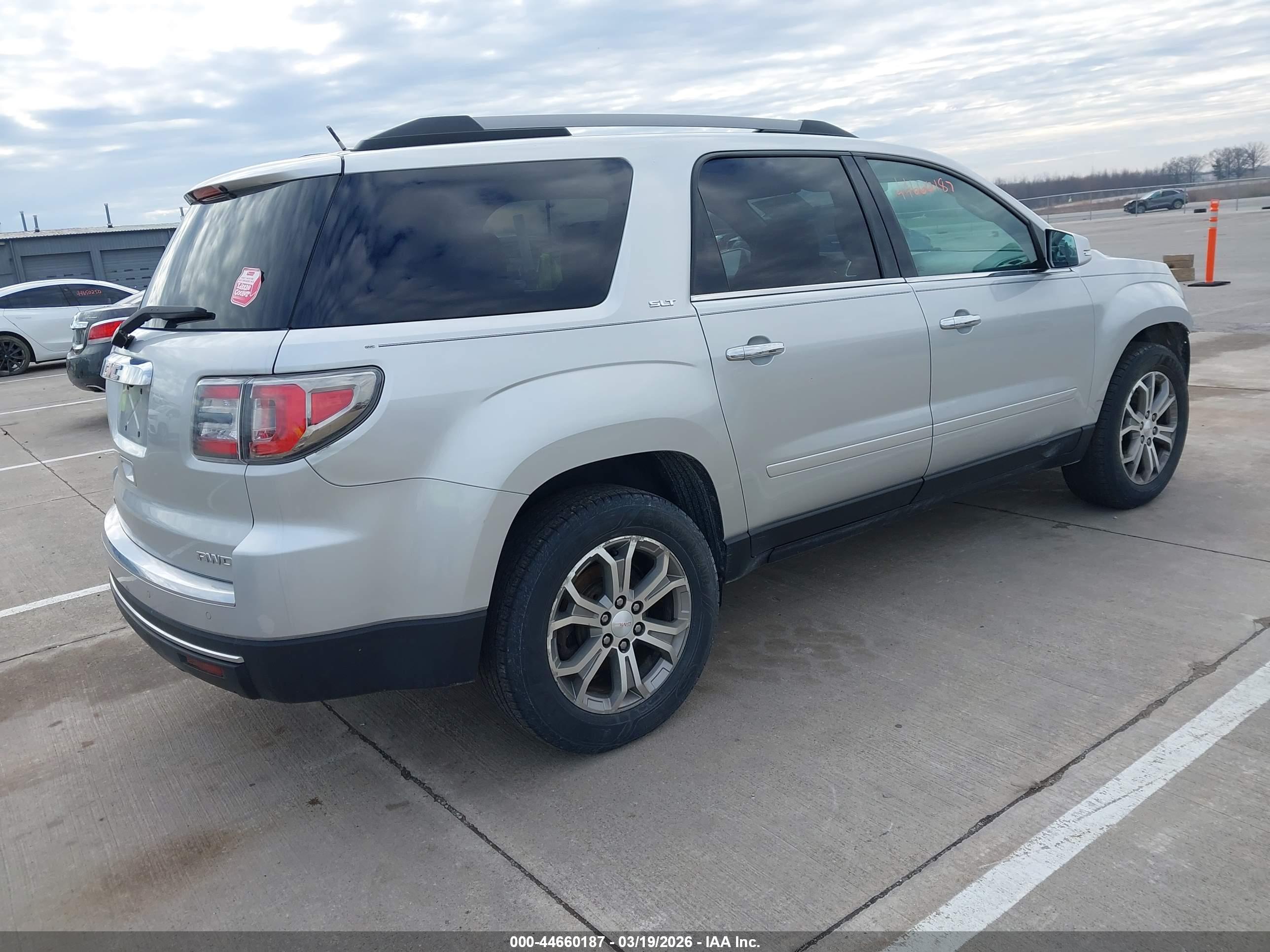 GMC ACADIA image 4