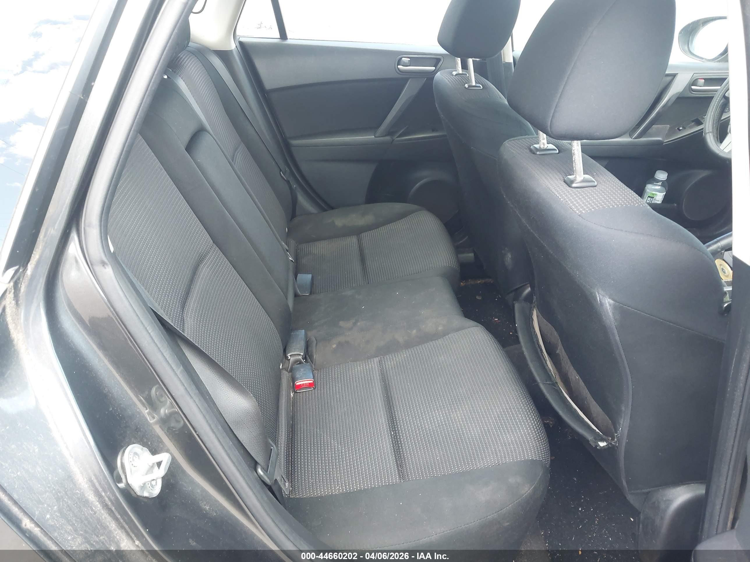 MAZDA MAZDA3 image 8
