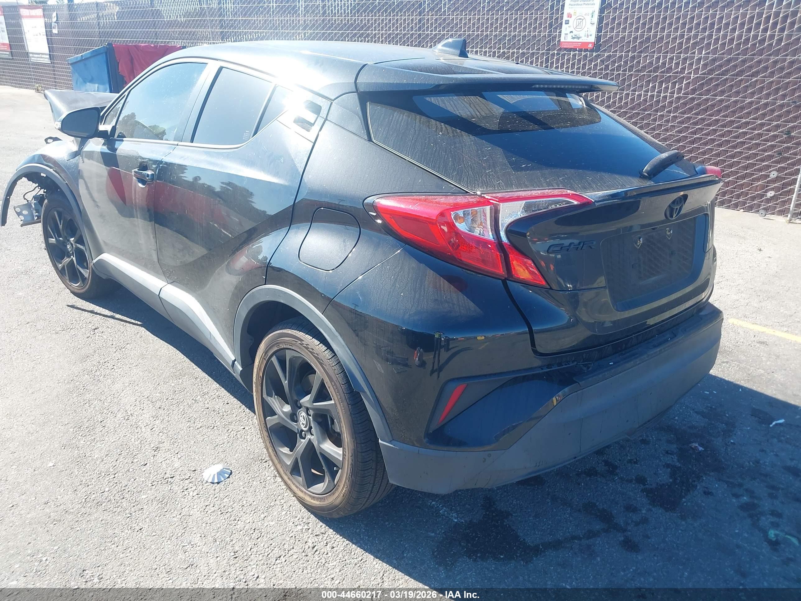 TOYOTA C-HR image 3