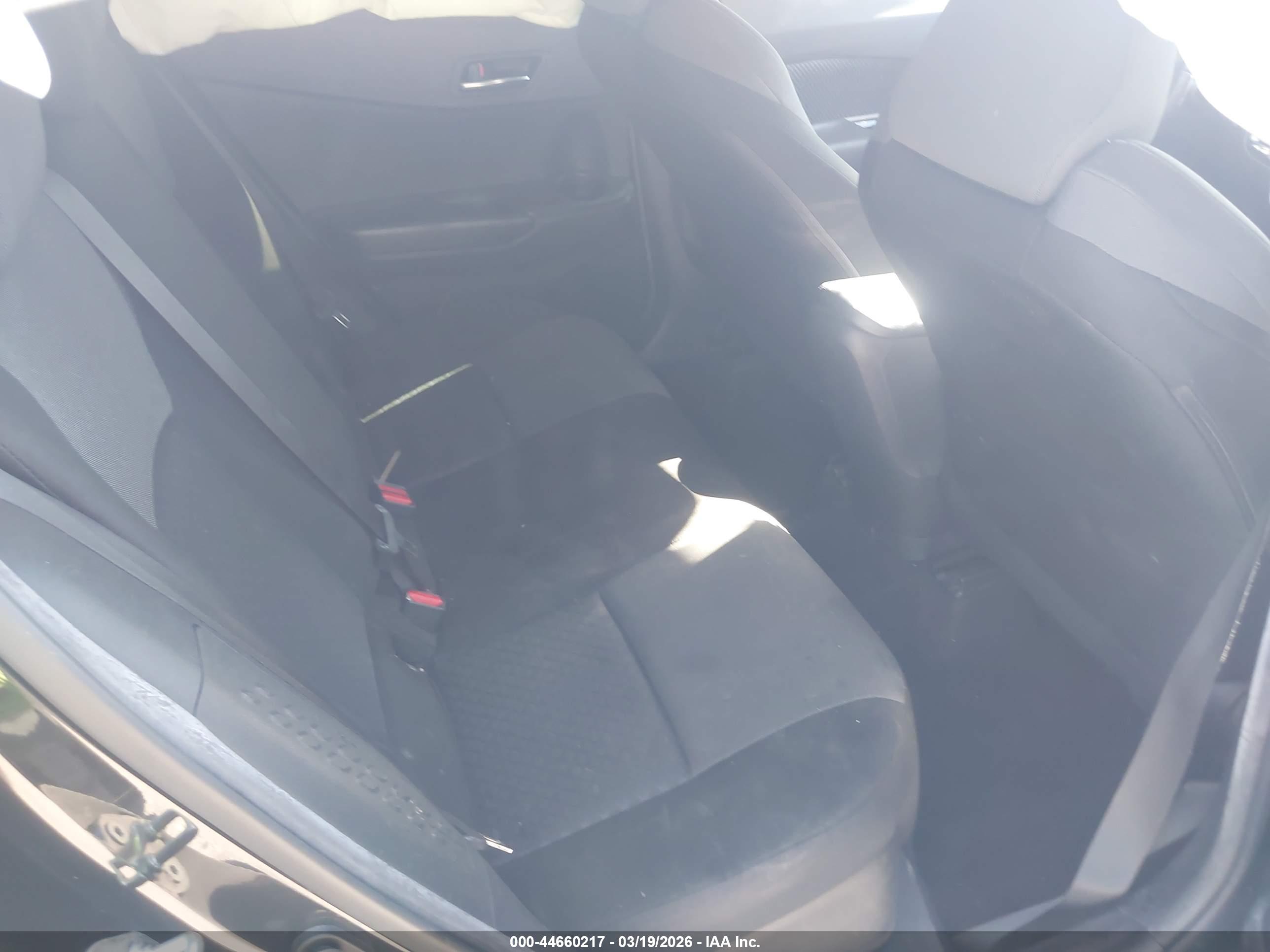 TOYOTA C-HR image 8