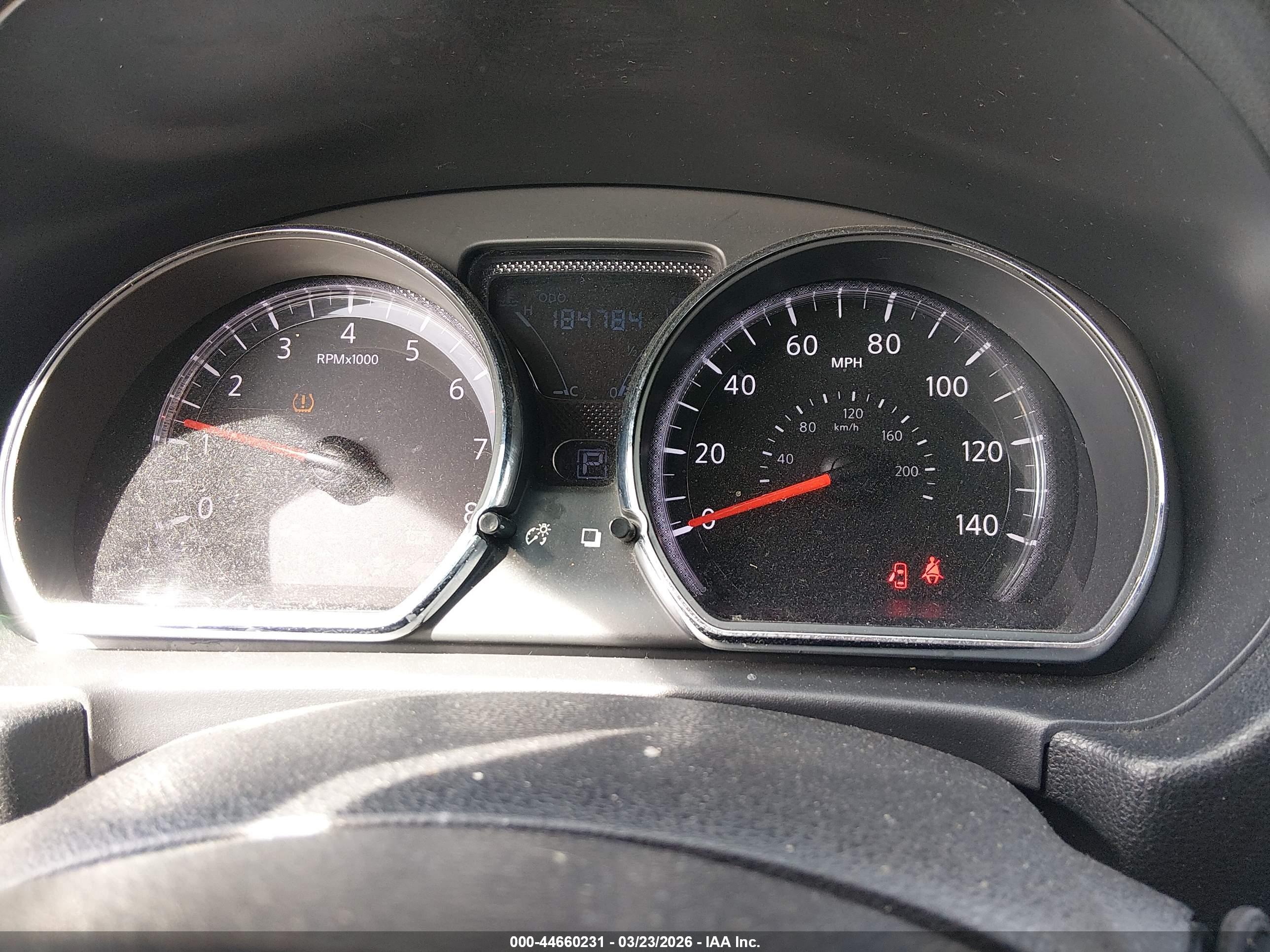 NISSAN VERSA image 7